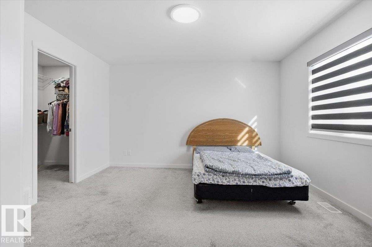 3323 Erlanger Bend, Edmonton, AB - Indoor Photo Showing Bedroom