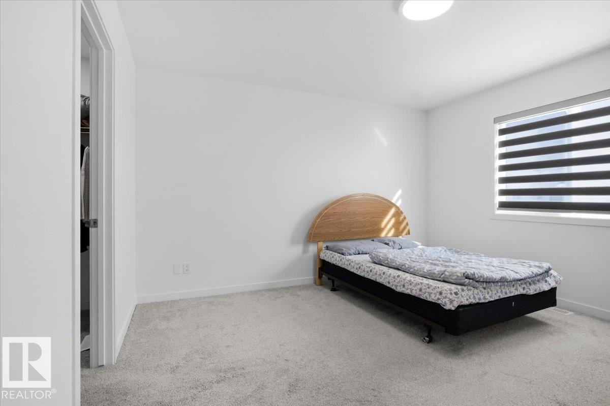 3323 Erlanger Bend, Edmonton, AB - Indoor Photo Showing Bedroom