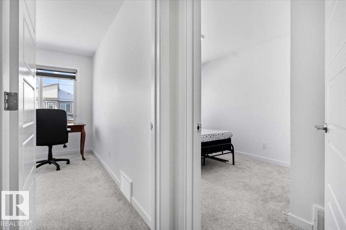 3323 Erlanger Bend, Edmonton, AB - Indoor