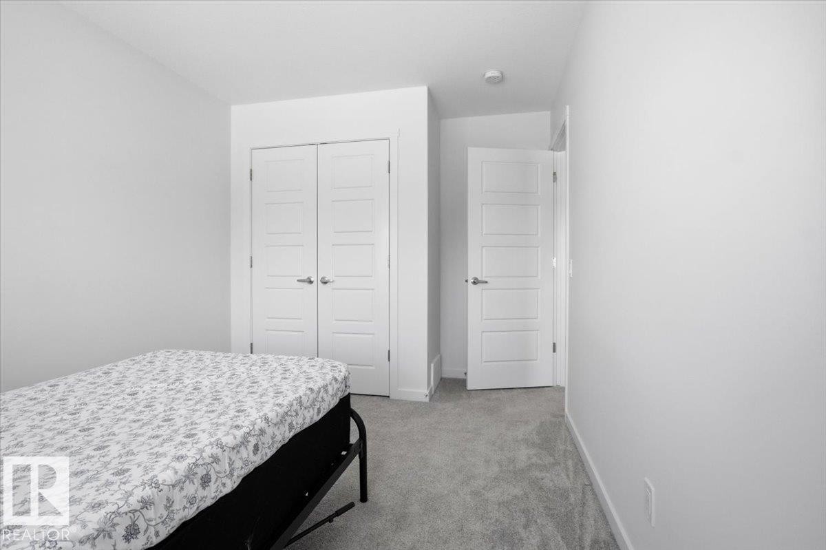 3323 Erlanger Bend, Edmonton, AB - Indoor Photo Showing Bedroom