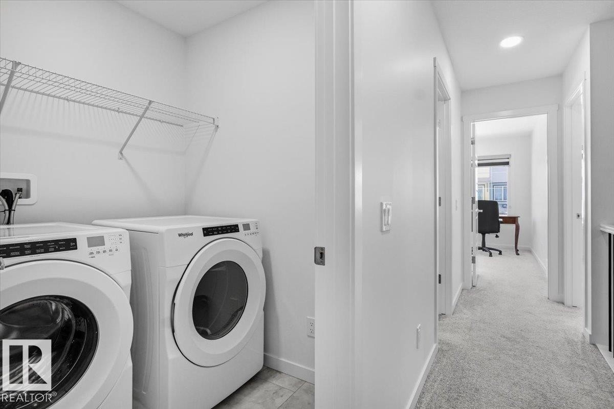 3323 Erlanger Bend, Edmonton, AB - Indoor Photo Showing Laundry Room