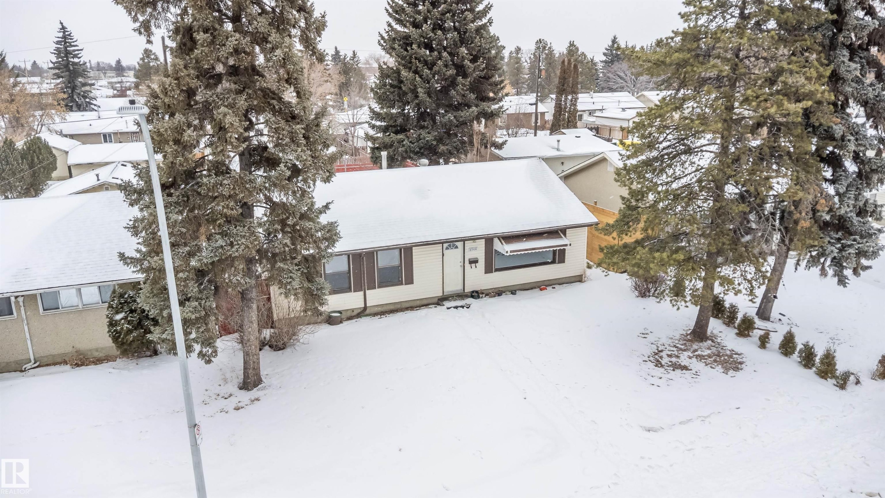 View of front of property - 8908 130 Avenue Nw, Edmonton, AB - Outdoor