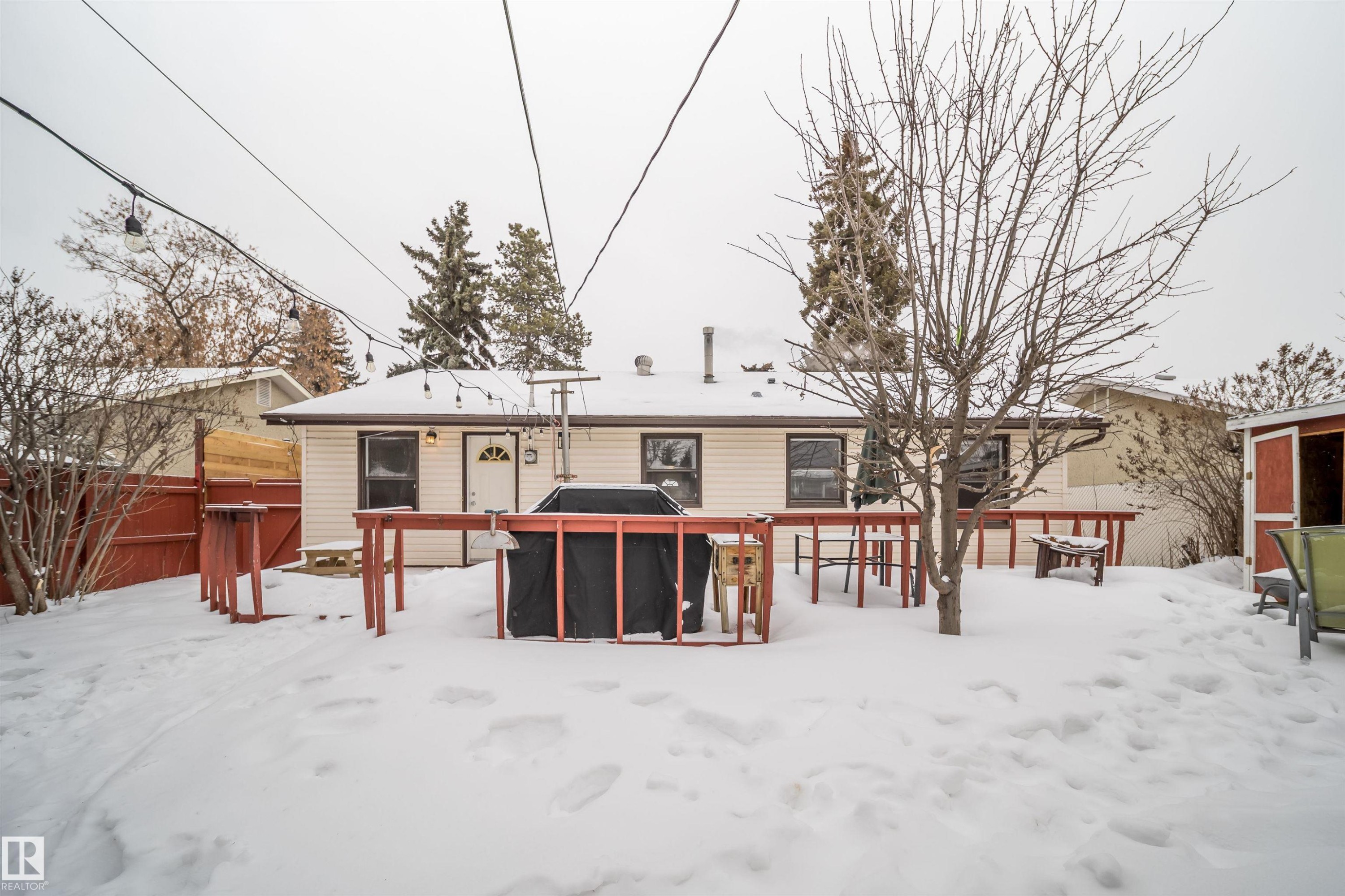 Snow covered property - 8908 130 Avenue Nw, Edmonton, AB - Outdoor
