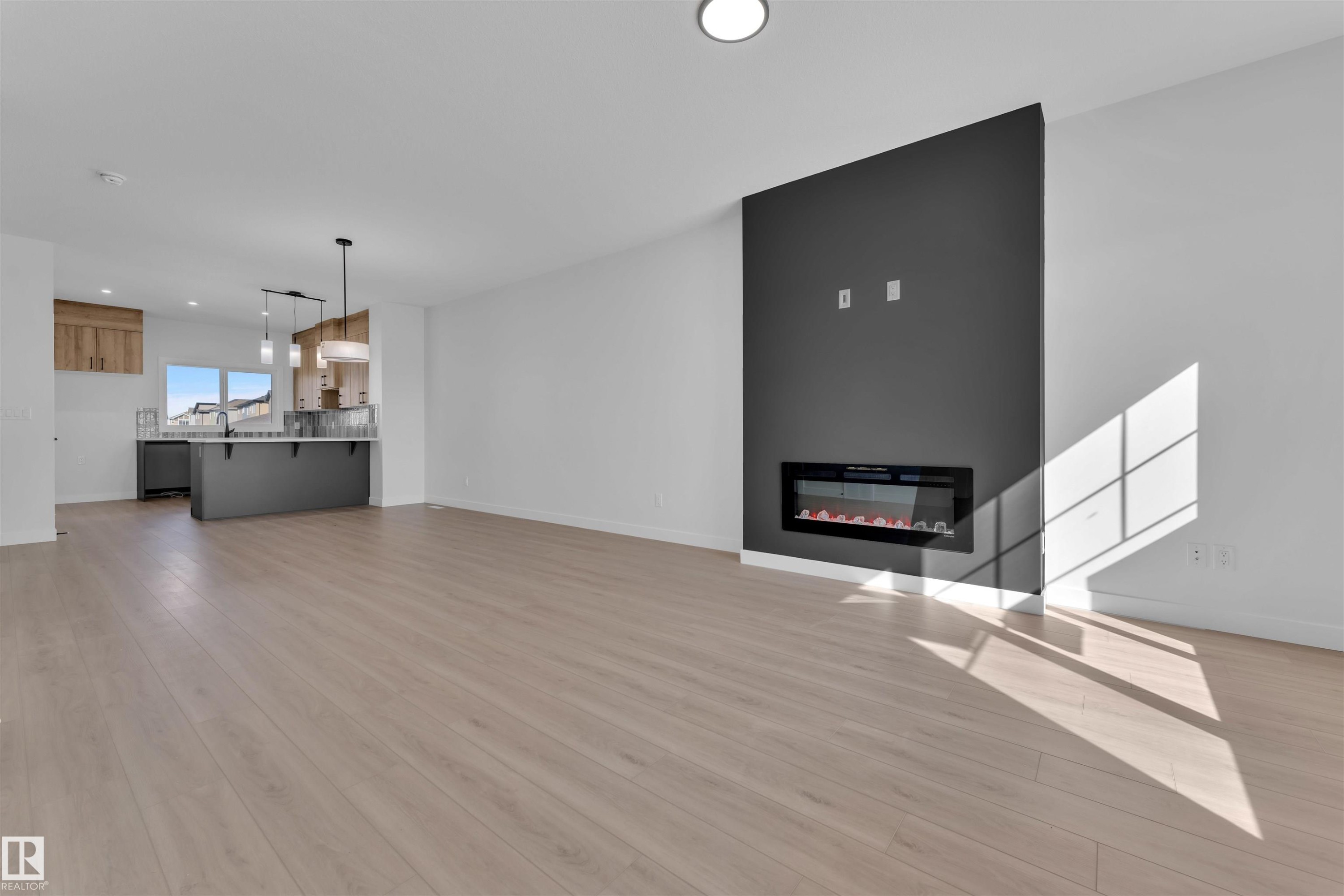 752 Mattson Drive, Edmonton, AB - Indoor Photo Showing Living Room With Fireplace