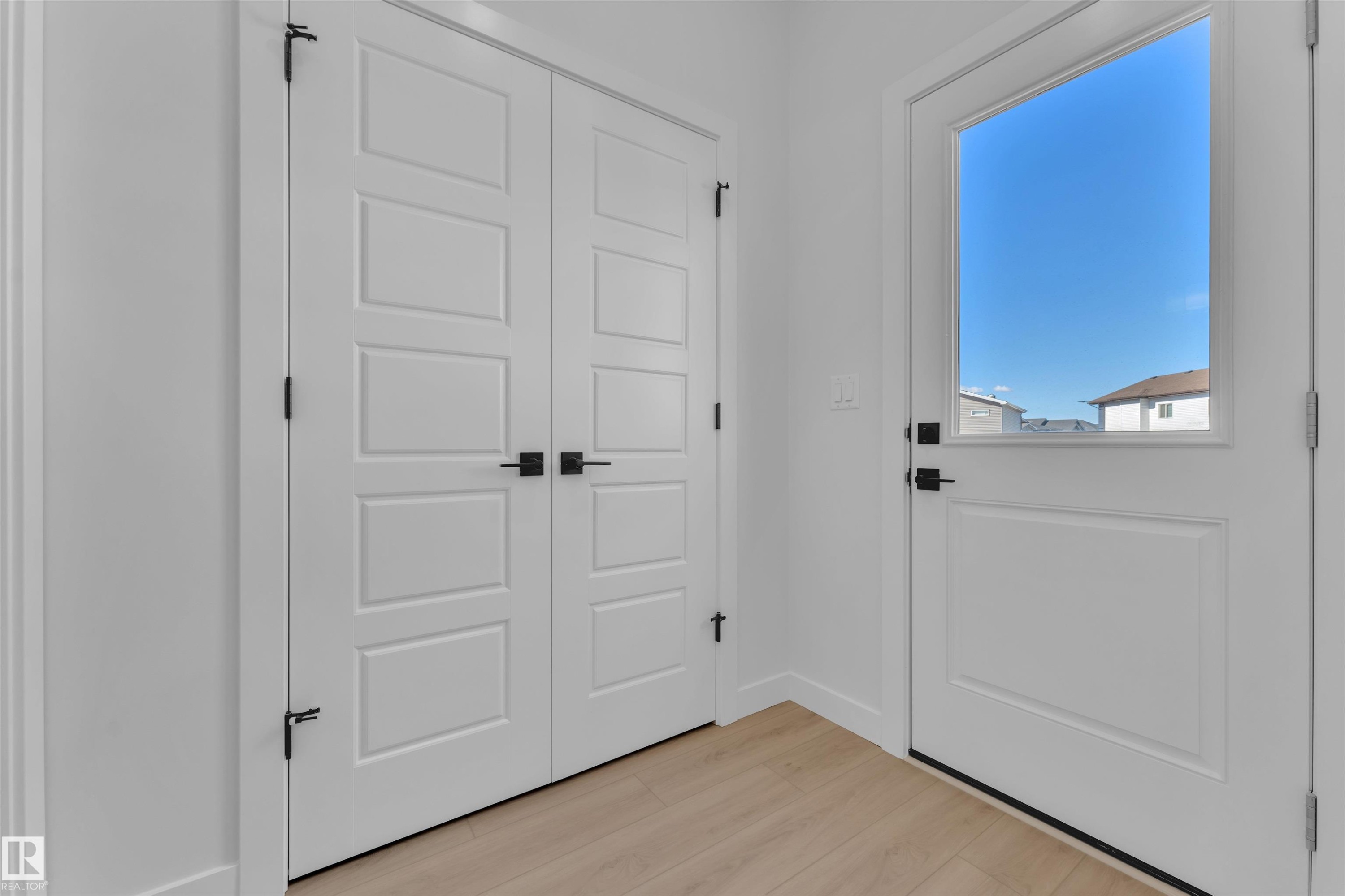 752 Mattson Drive, Edmonton, AB - Indoor Photo Showing Other Room