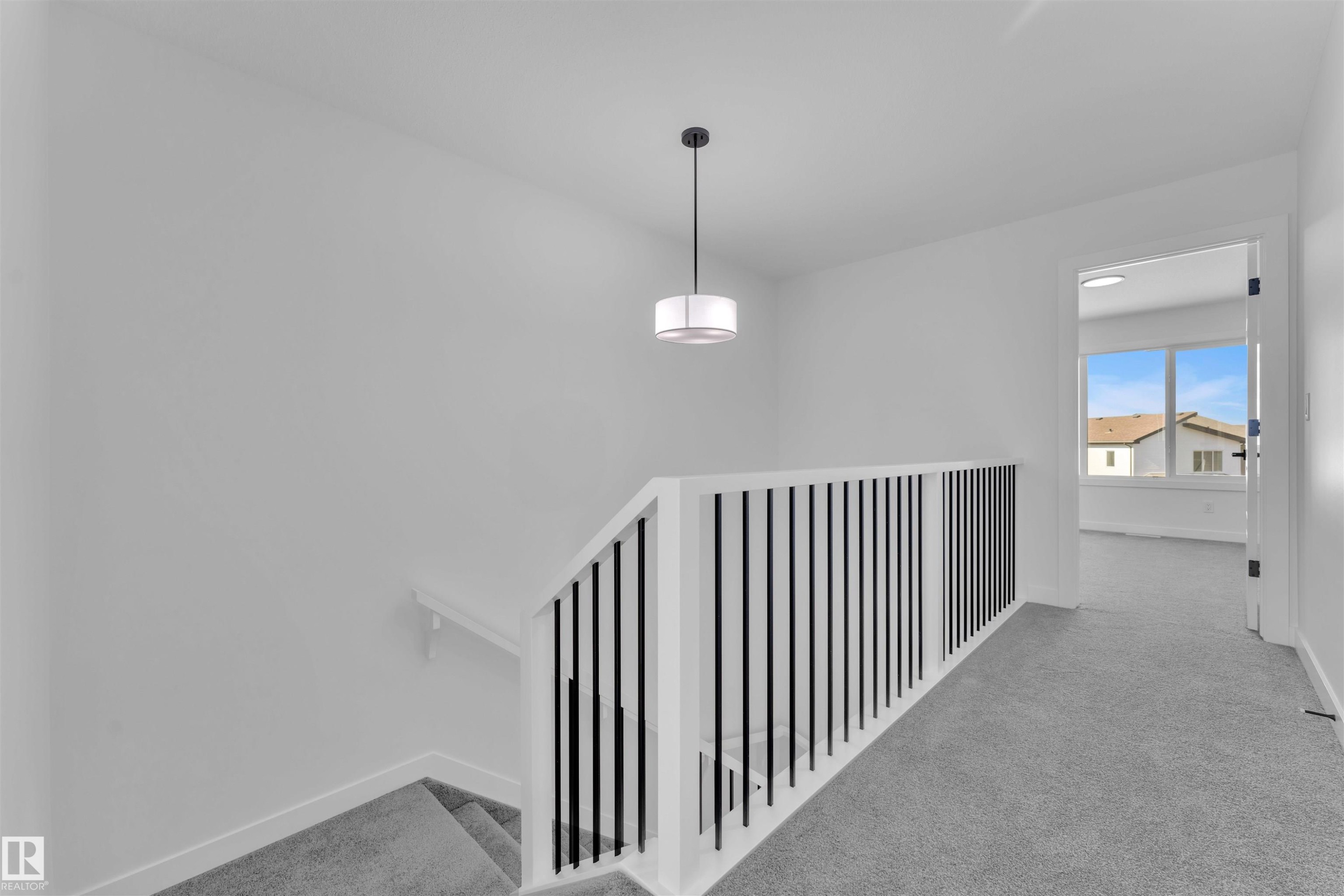 752 Mattson Drive, Edmonton, AB - Indoor Photo Showing Other Room