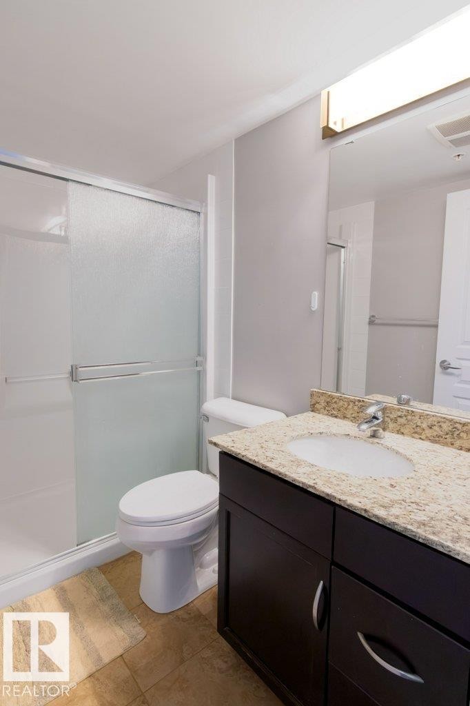107 2045 Grantham Crest, Edmonton, AB - Indoor Photo Showing Bathroom