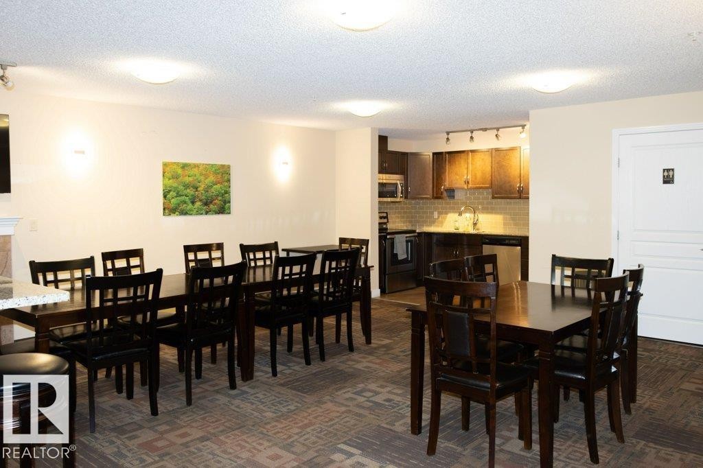 107 2045 Grantham Crest, Edmonton, AB - Indoor Photo Showing Dining Room