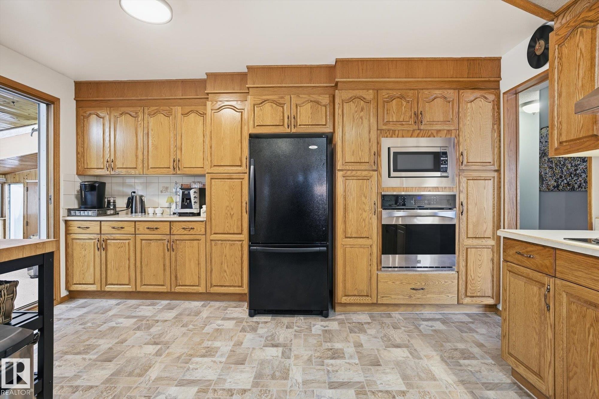 6903 12 Avenue, Edmonton, AB - Indoor Photo Showing Kitchen