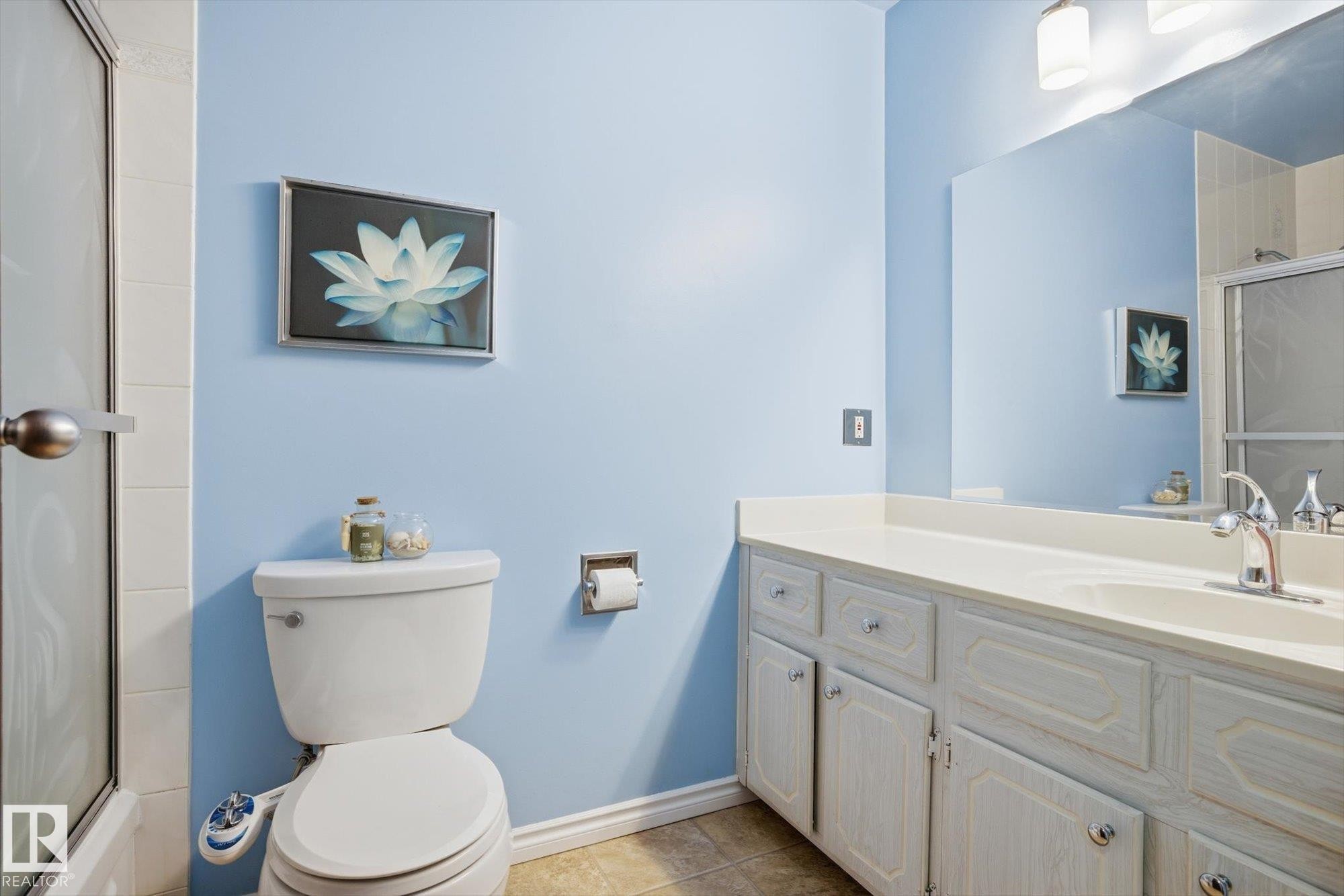 6903 12 Avenue, Edmonton, AB - Indoor Photo Showing Bathroom