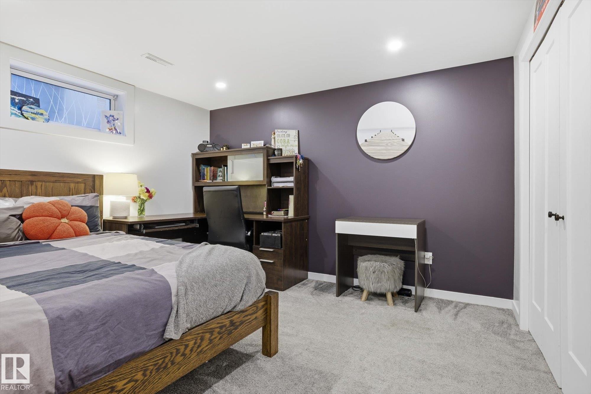 6903 12 Avenue, Edmonton, AB - Indoor Photo Showing Bedroom