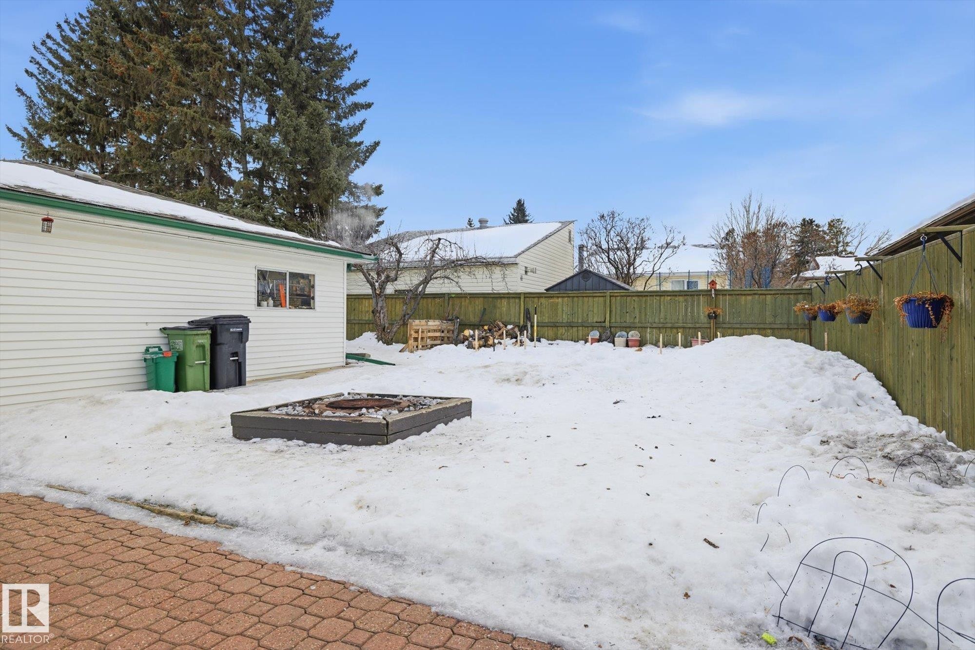 6903 12 Avenue, Edmonton, AB - Outdoor