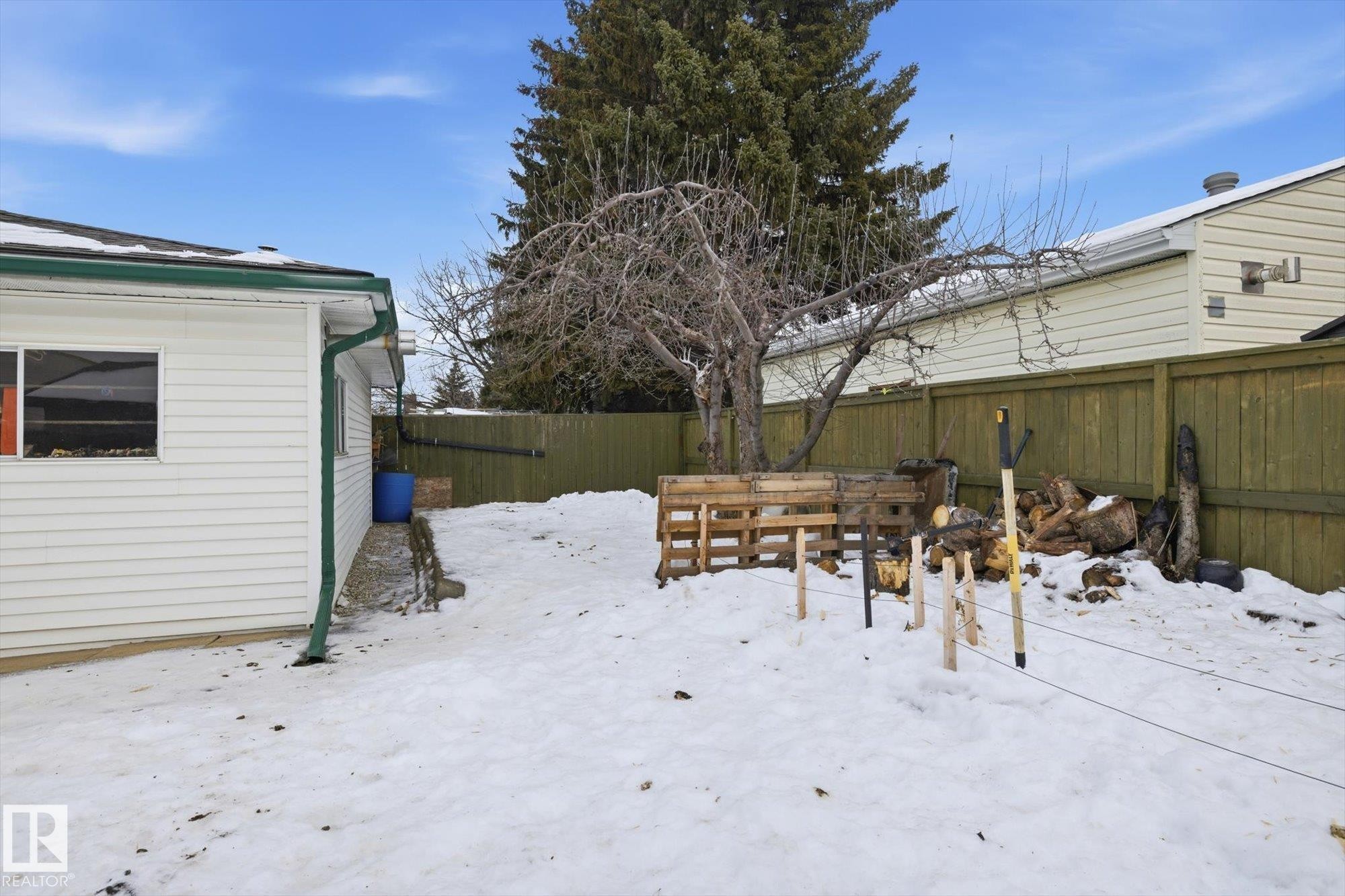 6903 12 Avenue, Edmonton, AB - Outdoor