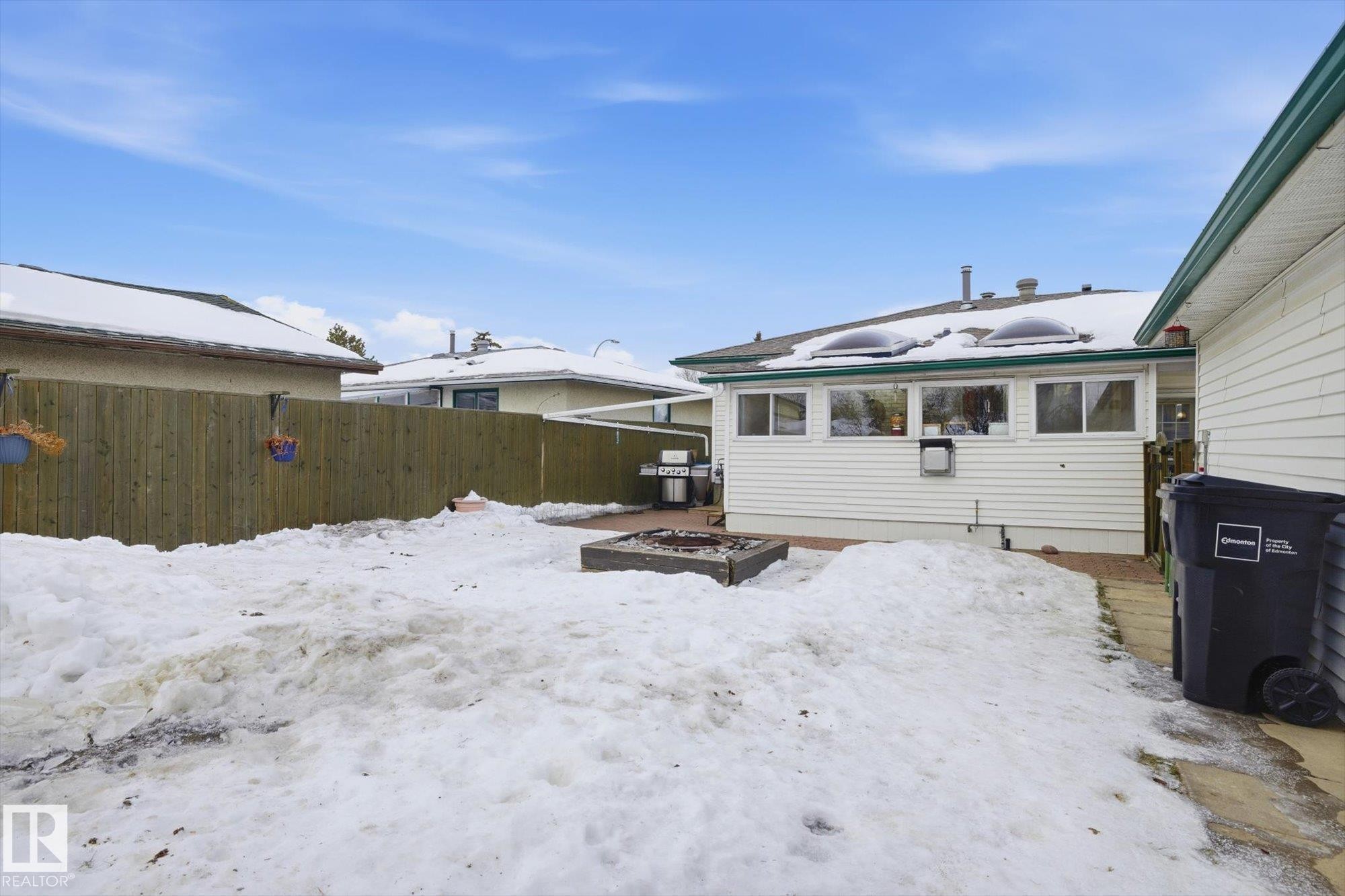 6903 12 Avenue, Edmonton, AB - Outdoor