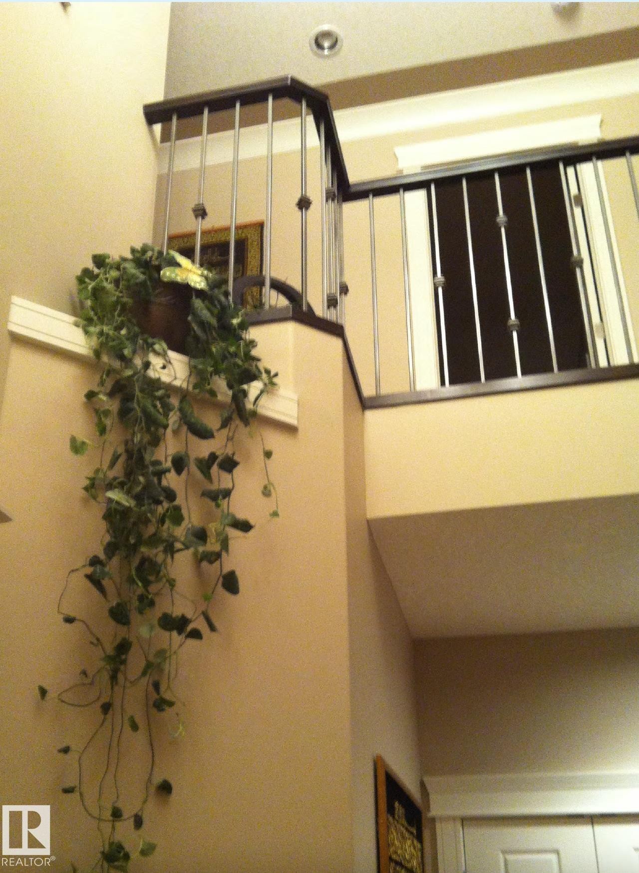 Edmonton, AB - Indoor Photo Showing Other Room