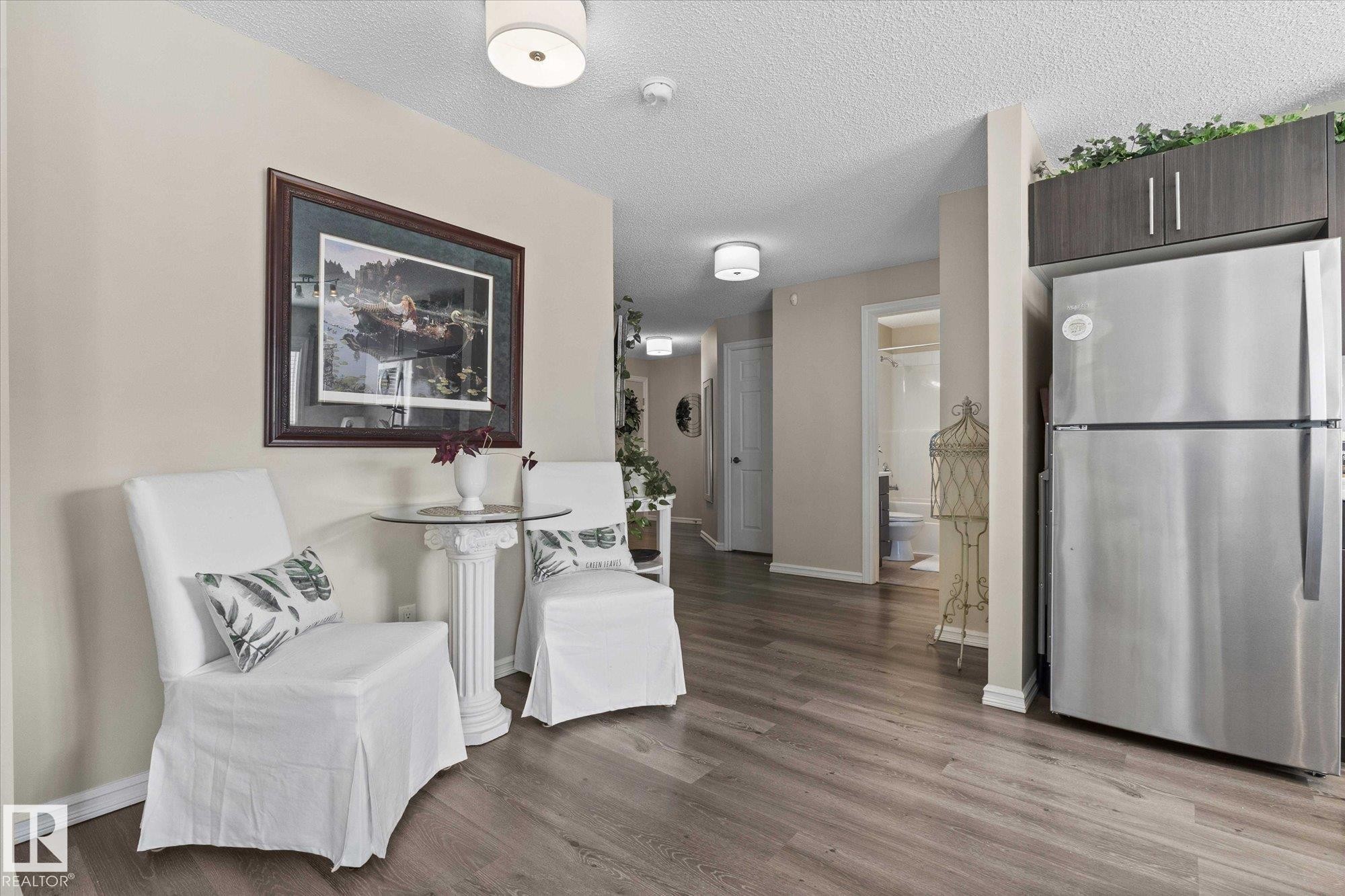 112 2208 44 Avenue, Edmonton, AB - Indoor