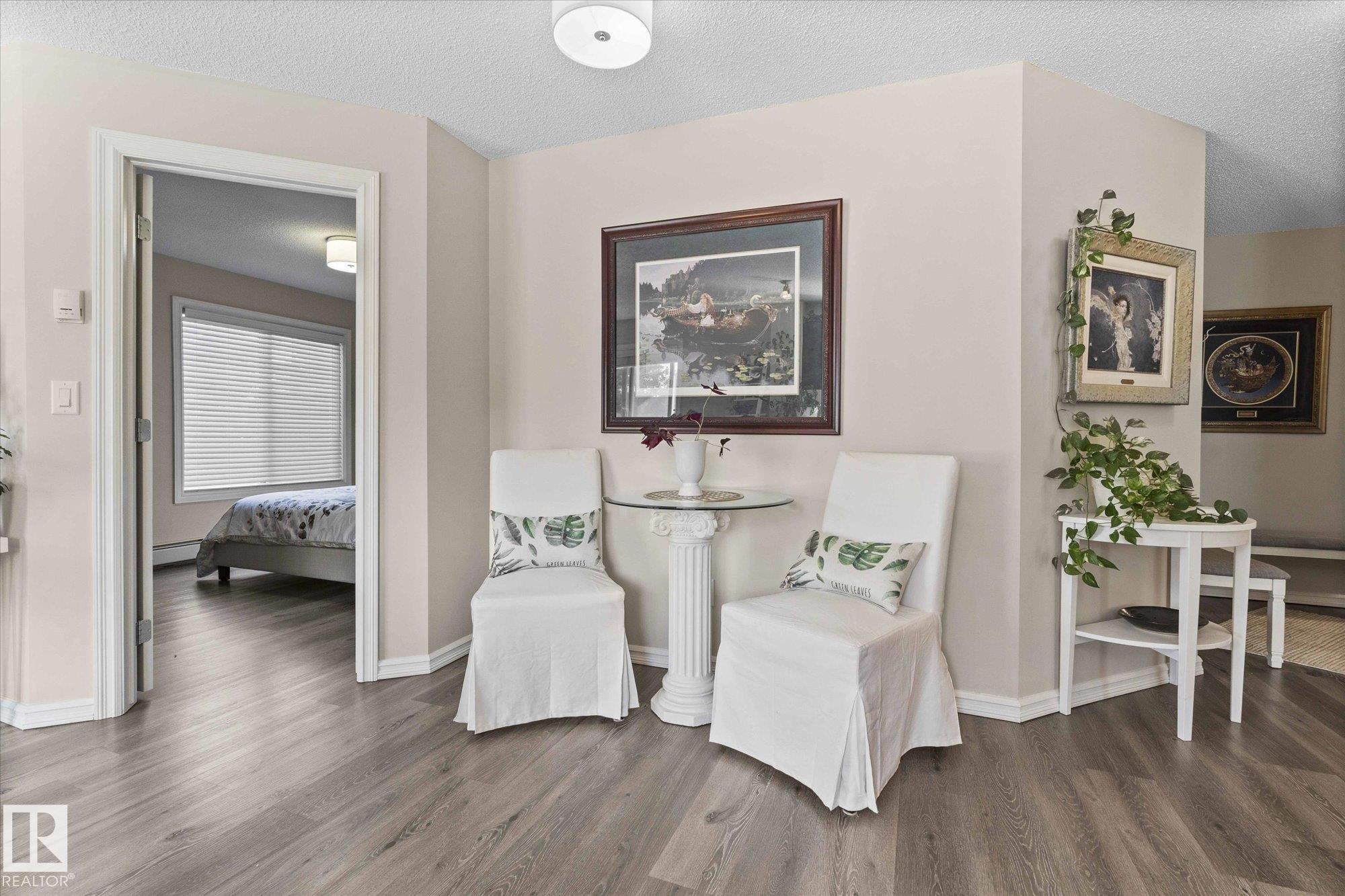 112 2208 44 Avenue, Edmonton, AB - Indoor