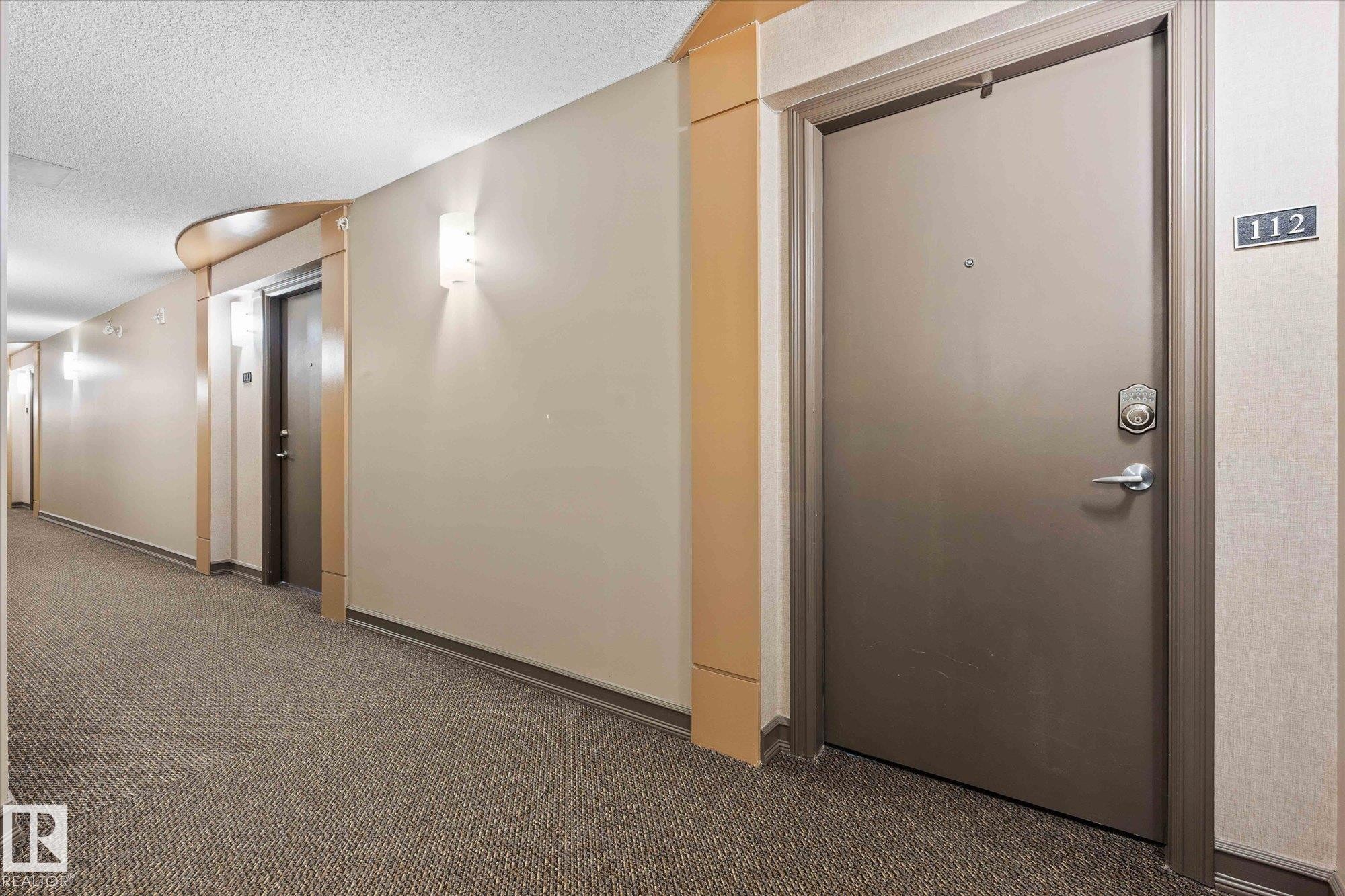 112 2208 44 Avenue, Edmonton, AB - Indoor Photo Showing Other Room