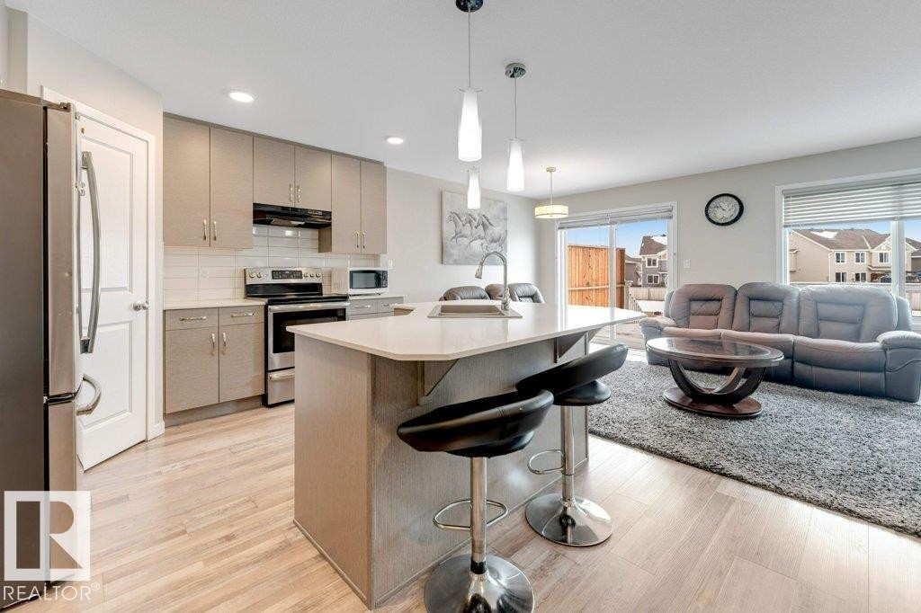 2777 Chokecherry Place, Edmonton, AB - Indoor Photo Showing Kitchen With Stainless Steel Kitchen With Double Sink With Upgraded Kitchen