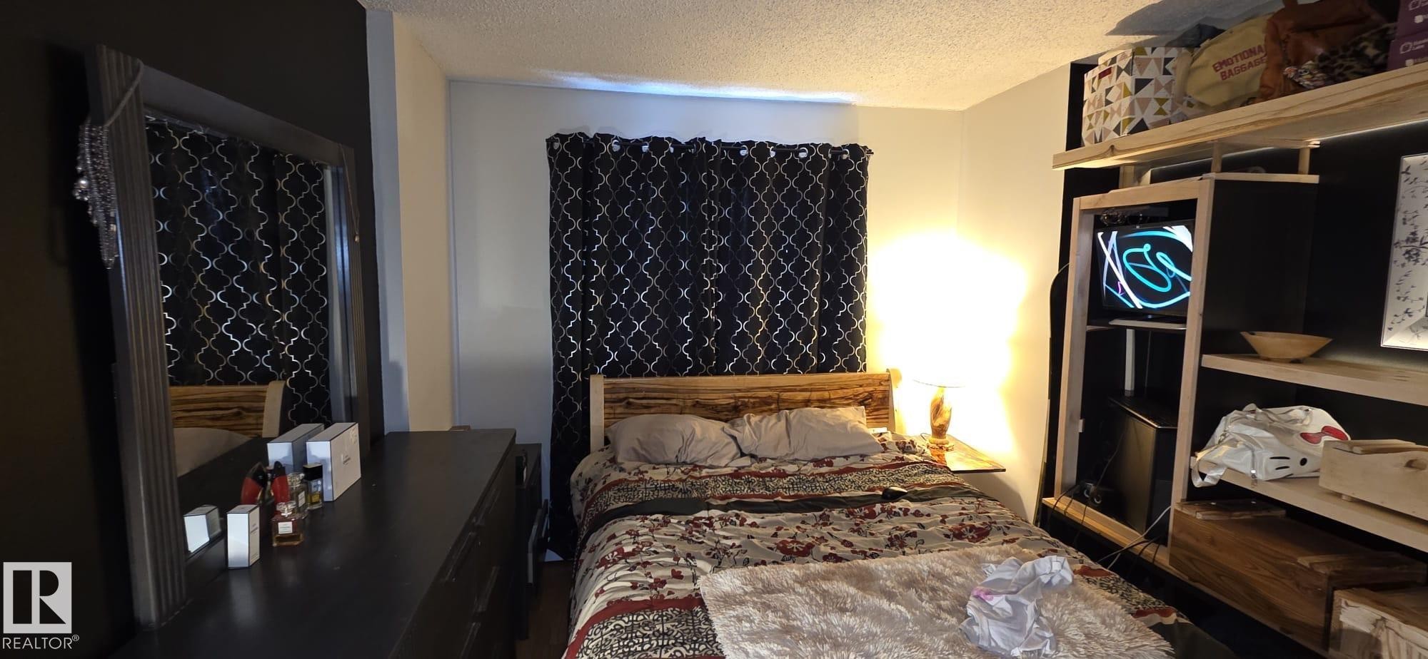 #507 9710 105 St Nw, Edmonton, AB - Indoor Photo Showing Bedroom