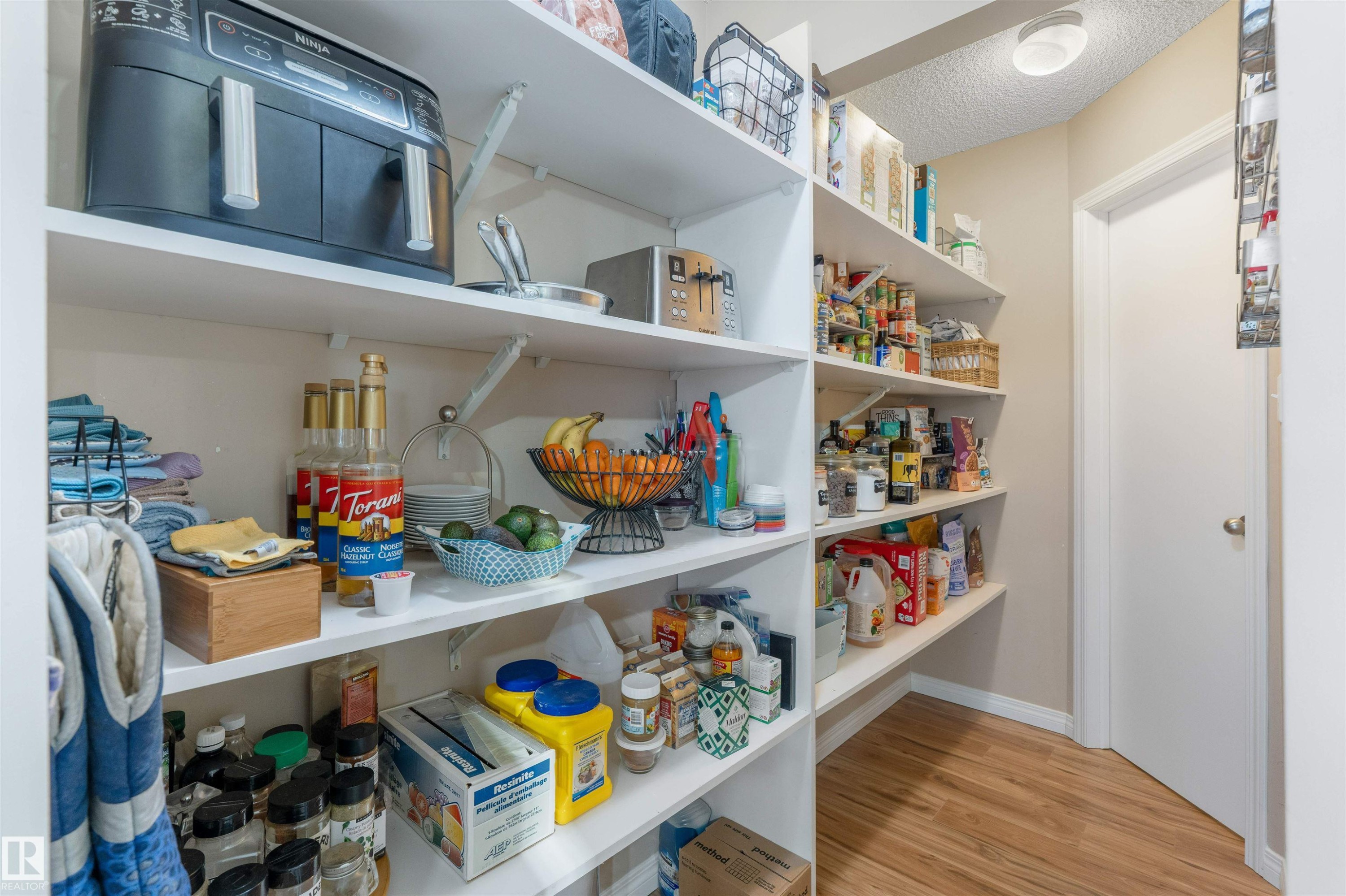 7422 Singer Landing, Edmonton, AB - Indoor With Storage