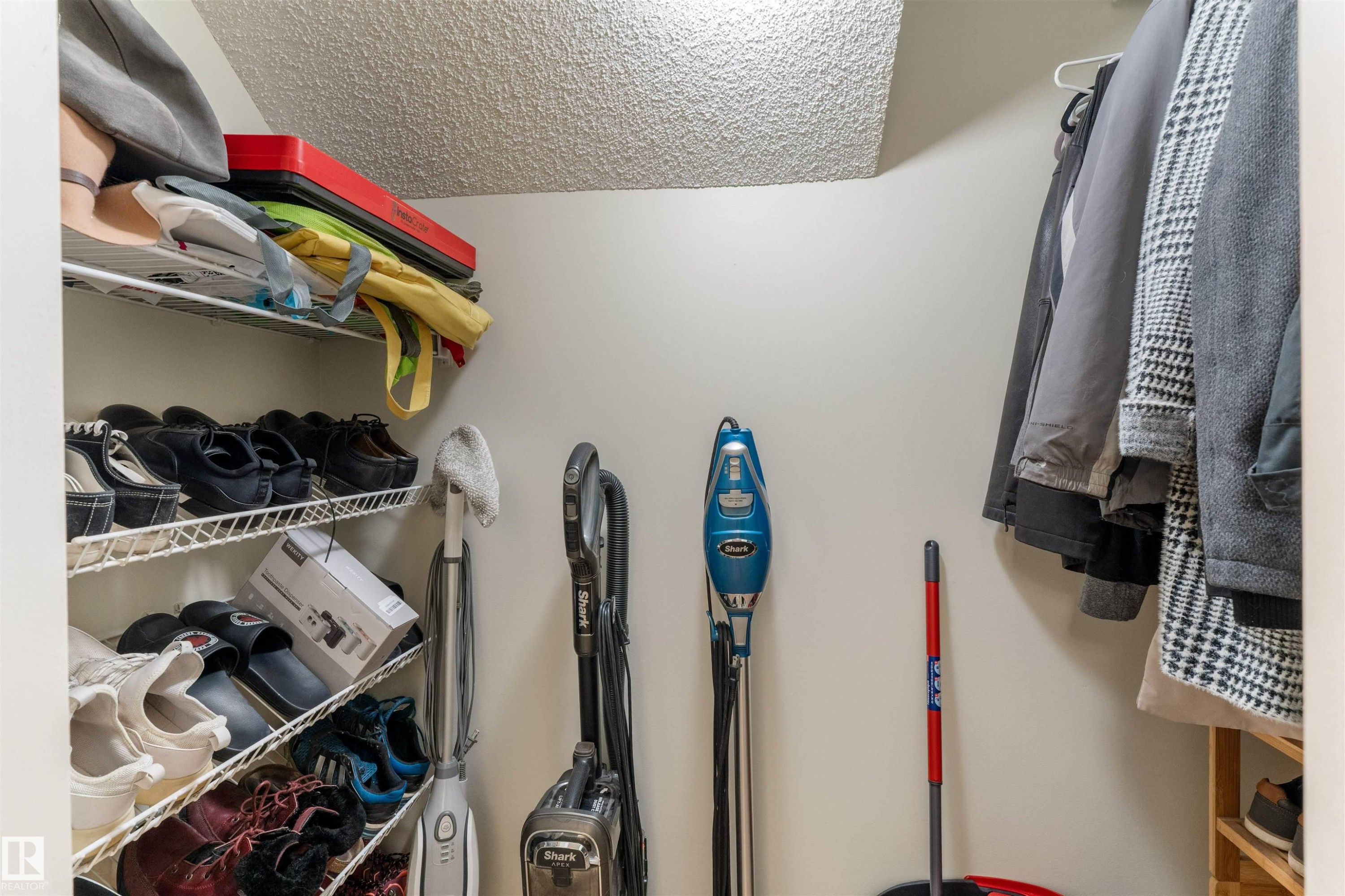 7422 Singer Landing, Edmonton, AB - Indoor With Storage