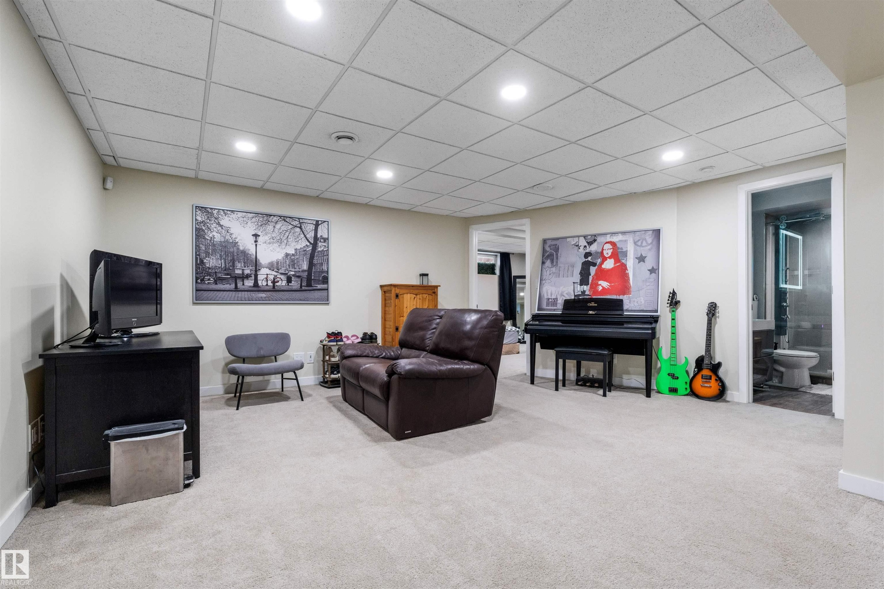 7422 Singer Landing, Edmonton, AB - Indoor
