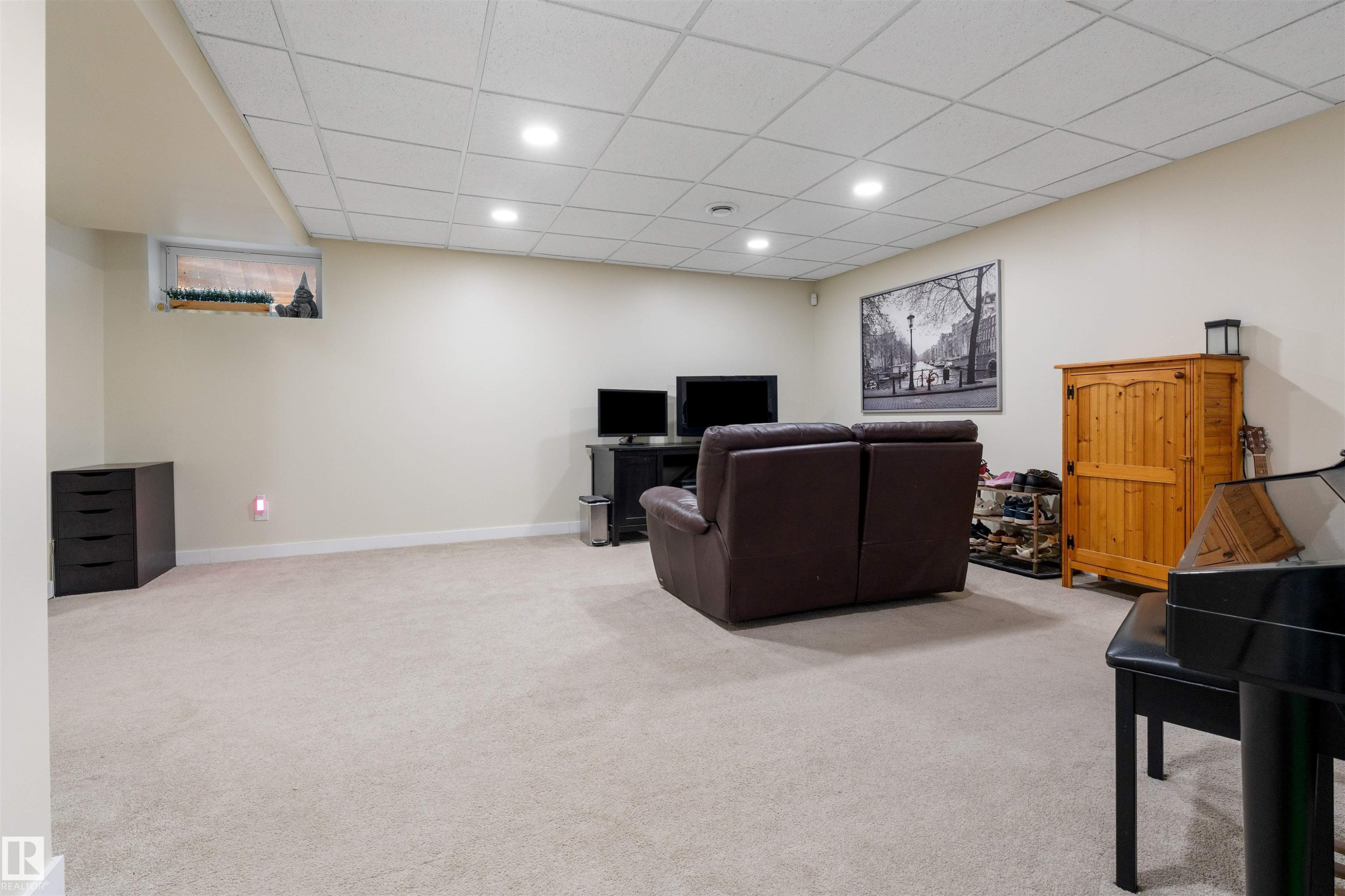 7422 Singer Landing, Edmonton, AB - Indoor Photo Showing Basement