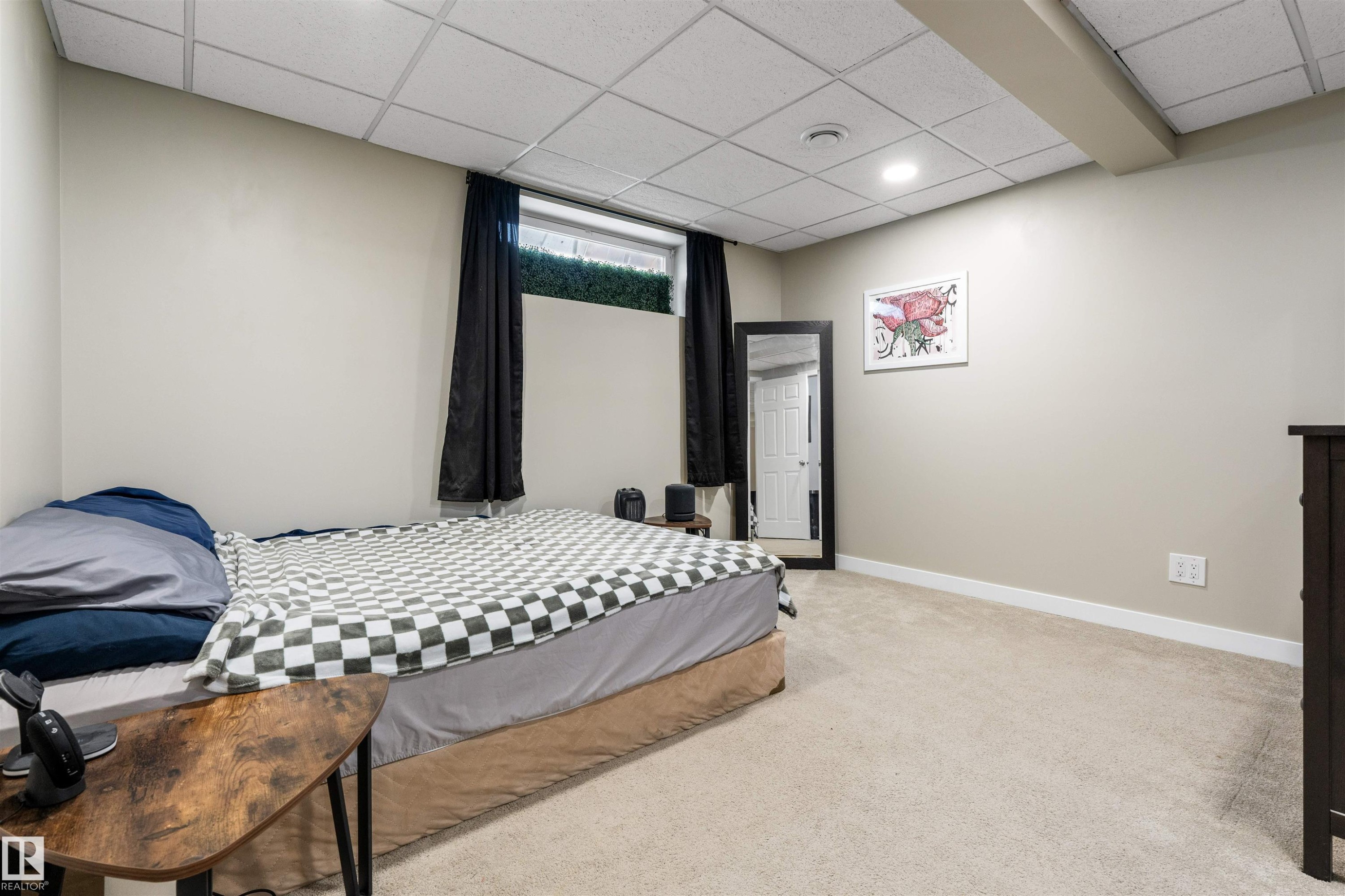 7422 Singer Landing, Edmonton, AB - Indoor Photo Showing Bedroom