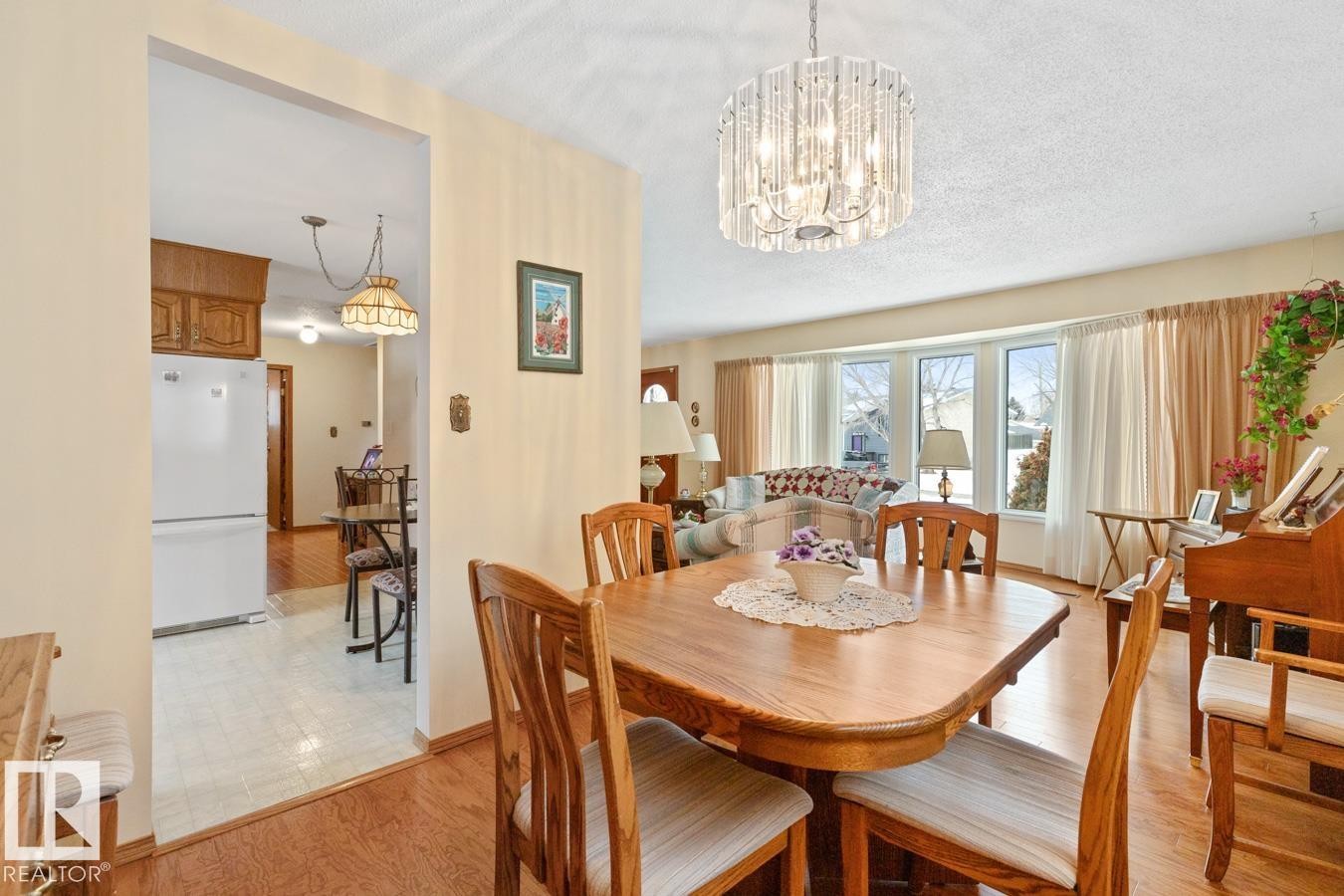 60 Peace River Drive, Devon, AB - Indoor Photo Showing Dining Room
