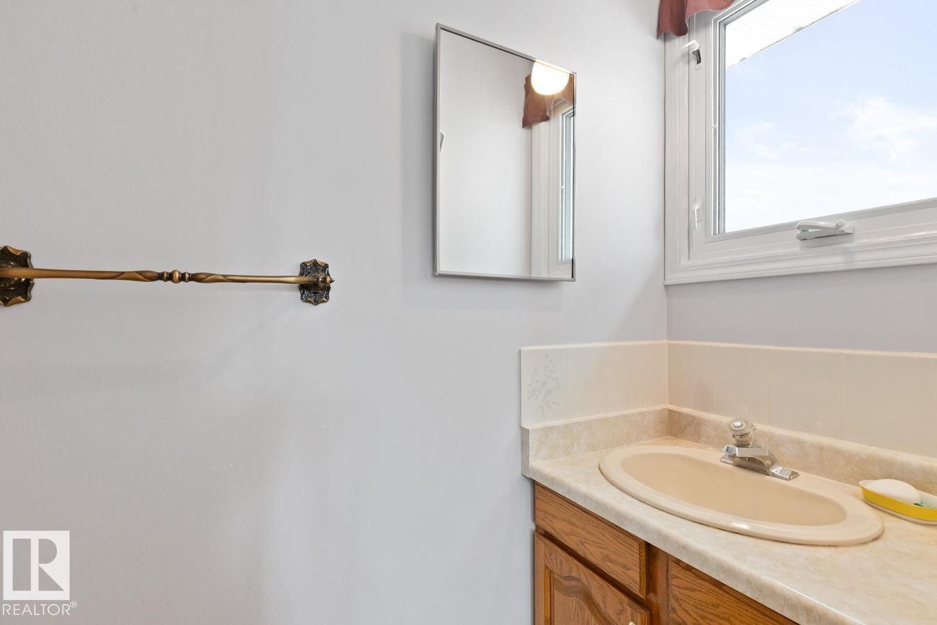 60 Peace River Drive, Devon, AB - Indoor Photo Showing Bathroom