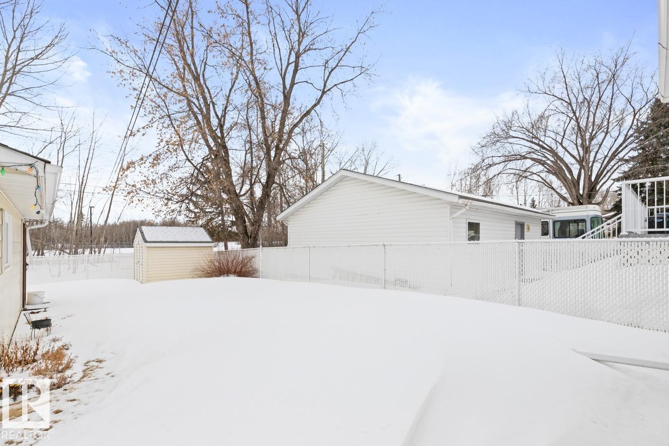 60 Peace River Drive, Devon, AB - Outdoor