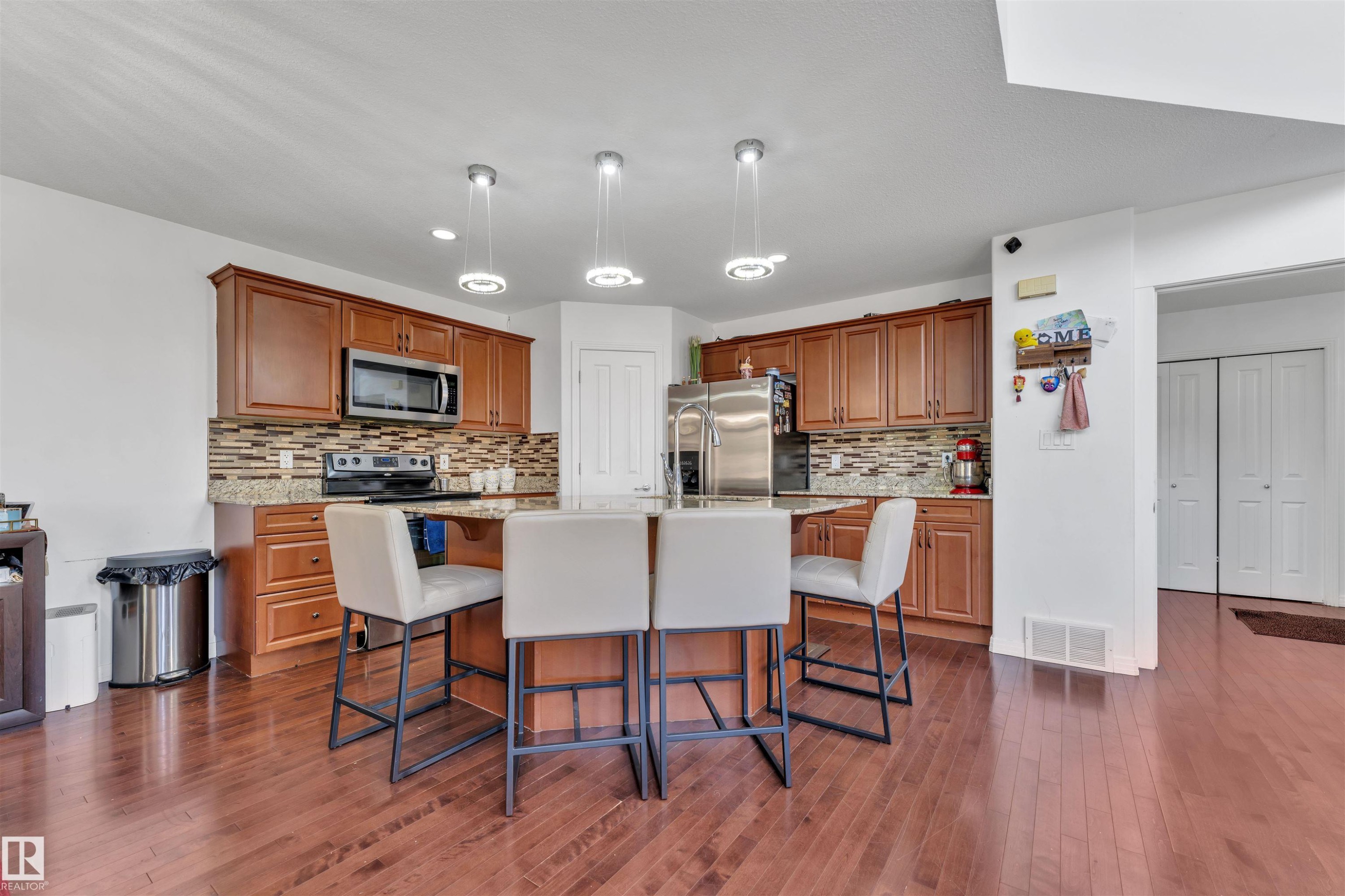 2225 32B Street, Edmonton, AB - Indoor