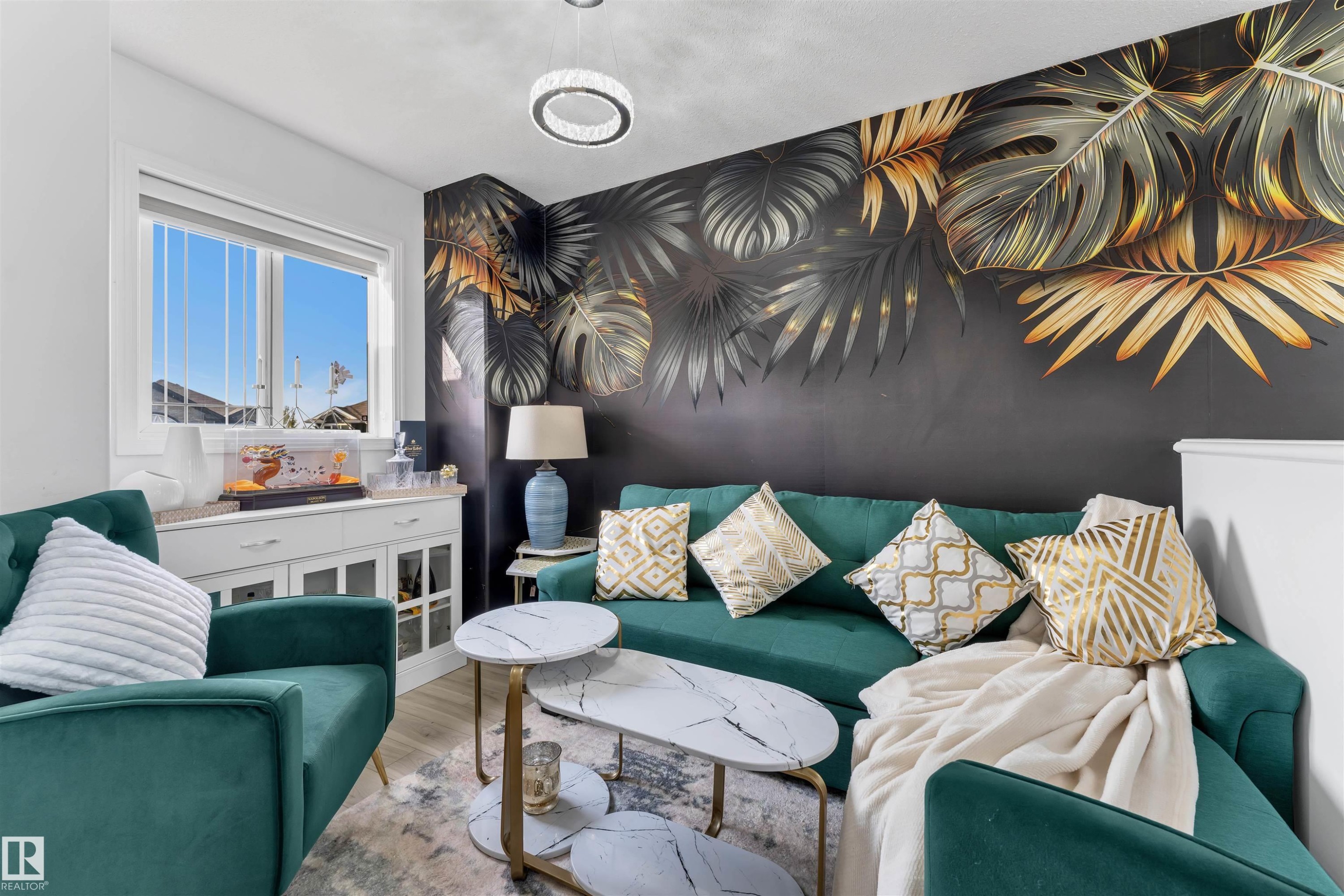 2225 32B Street, Edmonton, AB - Indoor Photo Showing Living Room