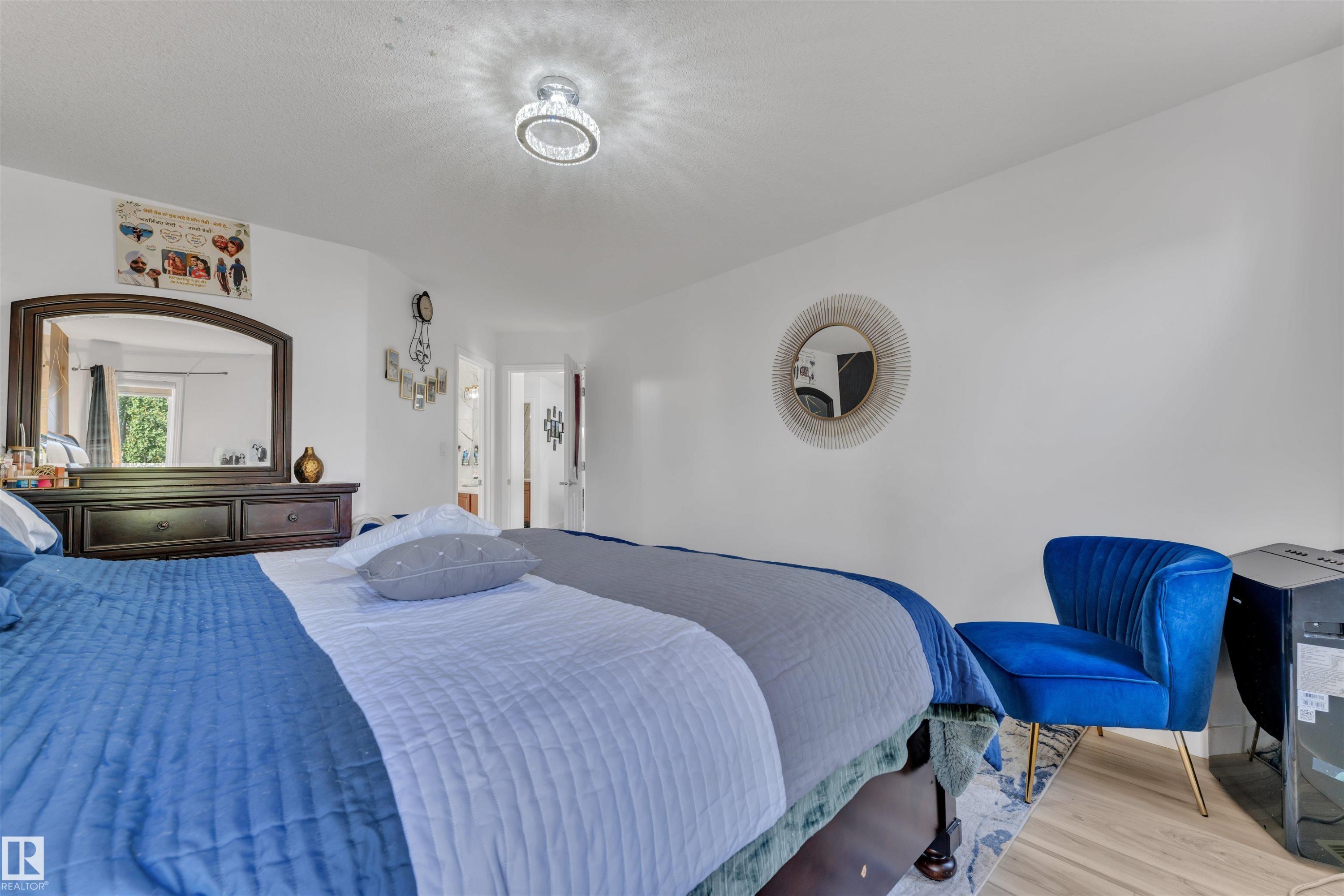 2225 32B Street, Edmonton, AB - Indoor Photo Showing Bedroom
