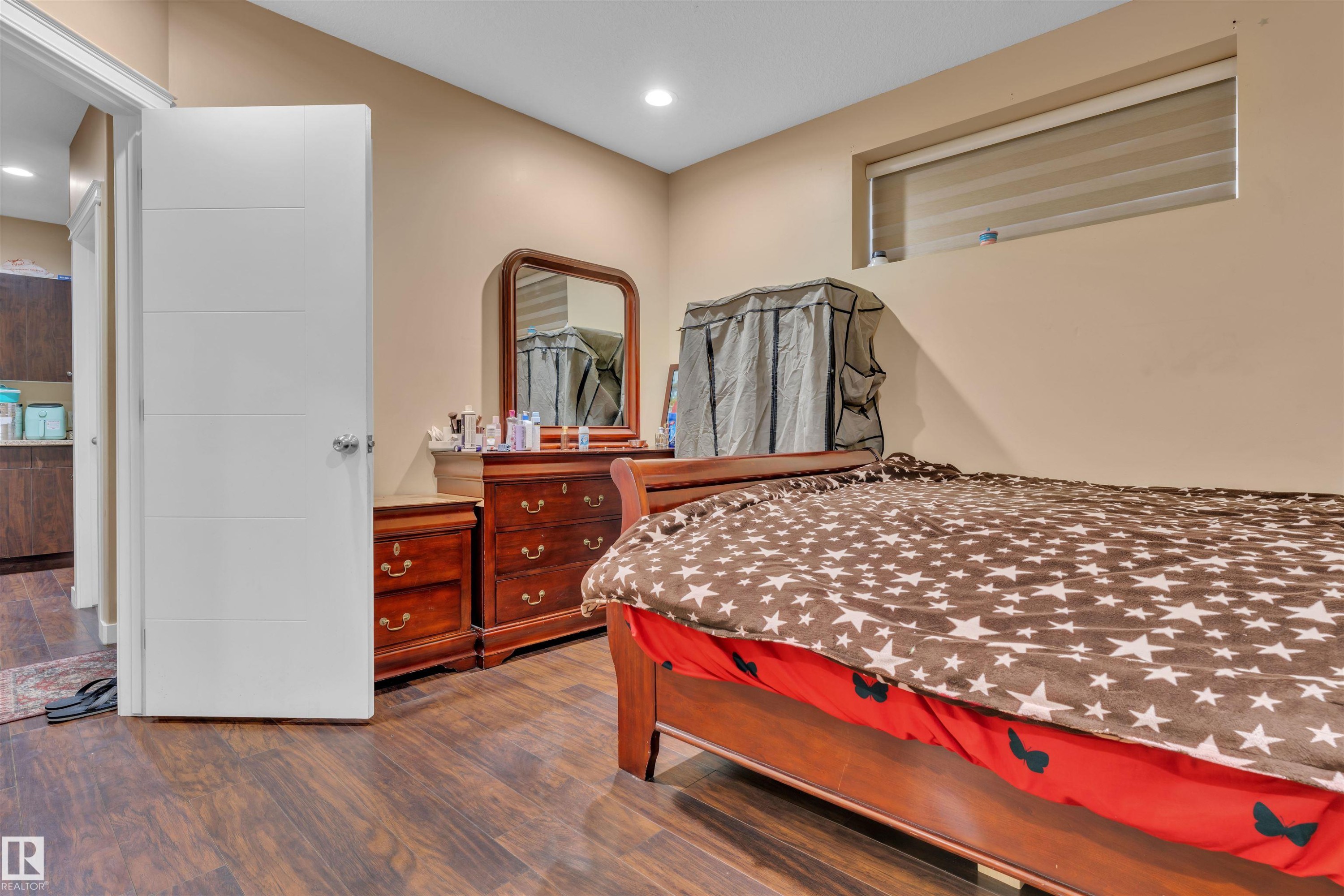 2225 32B Street, Edmonton, AB - Indoor Photo Showing Bedroom