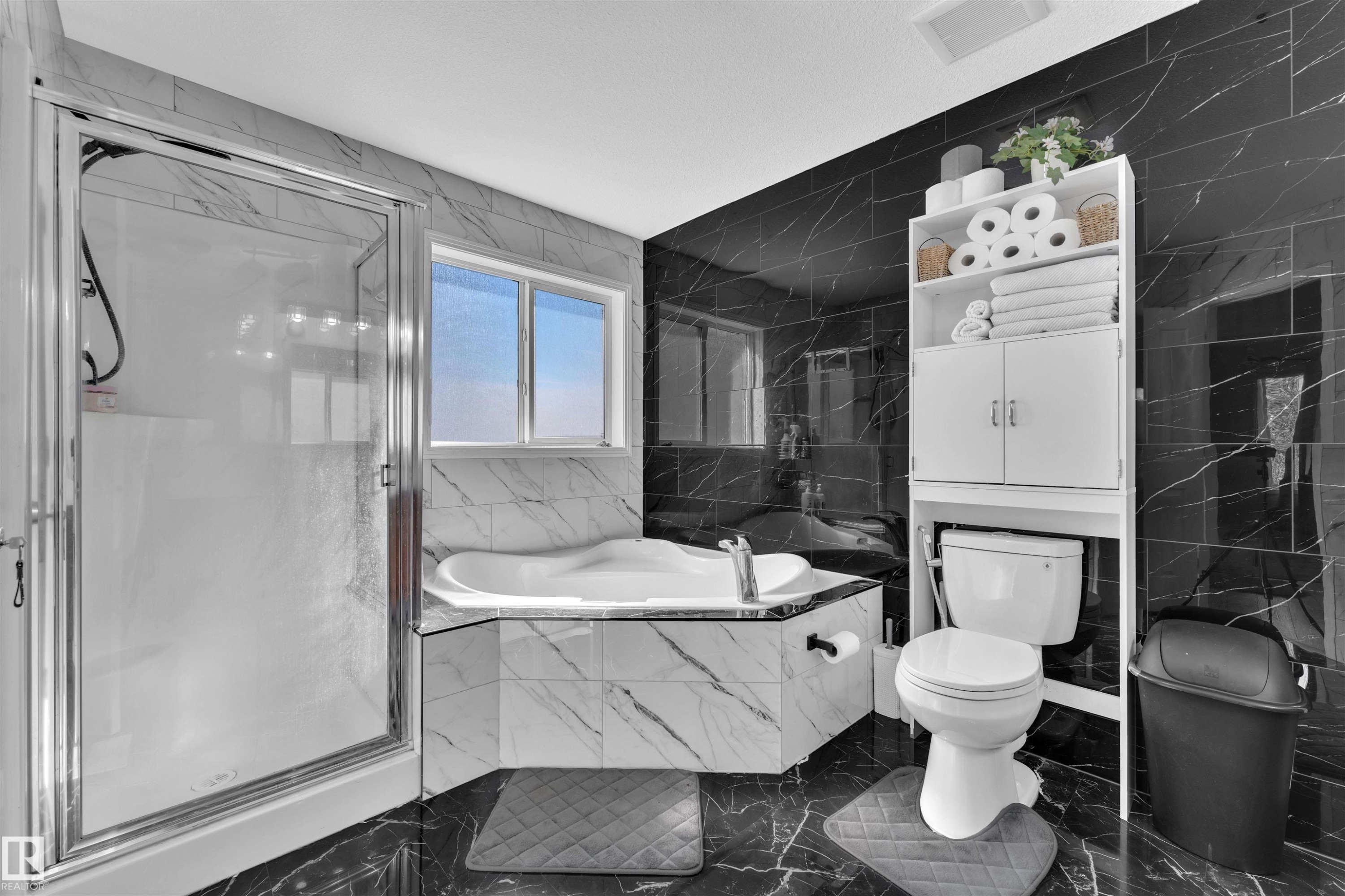 2225 32B Street, Edmonton, AB - Indoor Photo Showing Bathroom