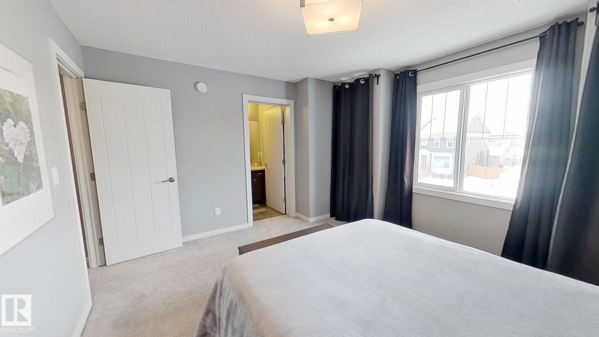 2652 Maple Way, Edmonton, AB - Indoor Photo Showing Bedroom