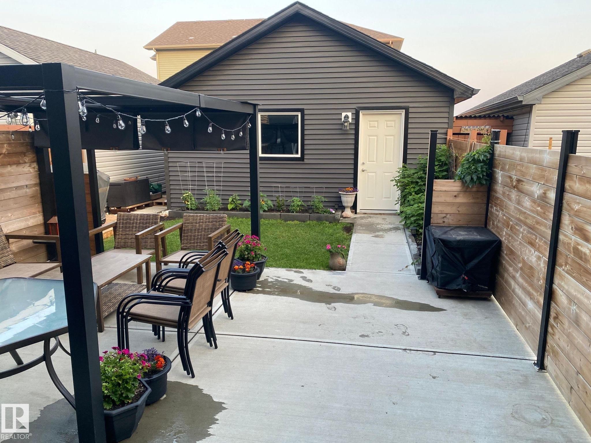 2652 Maple Way, Edmonton, AB - Outdoor With Exterior