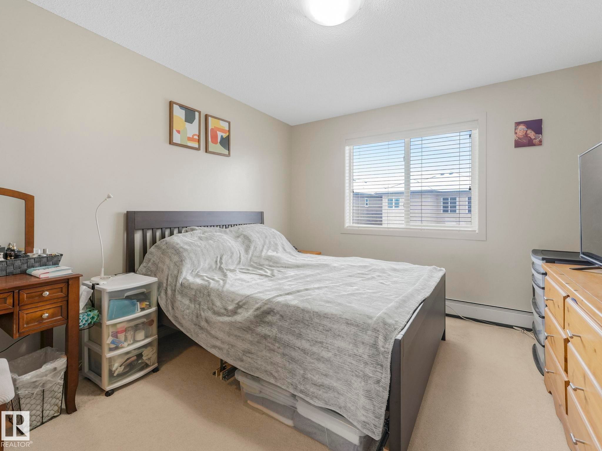 212 508 Albany Way, Edmonton, AB - Indoor Photo Showing Bedroom