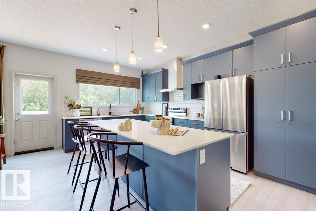 8612 183 Avenue, Edmonton, AB - Indoor Photo Showing Kitchen With Upgraded Kitchen