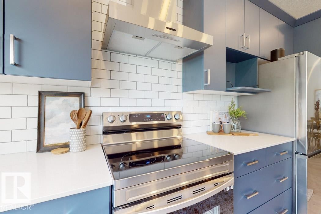 8612 183 Avenue, Edmonton, AB - Indoor Photo Showing Kitchen