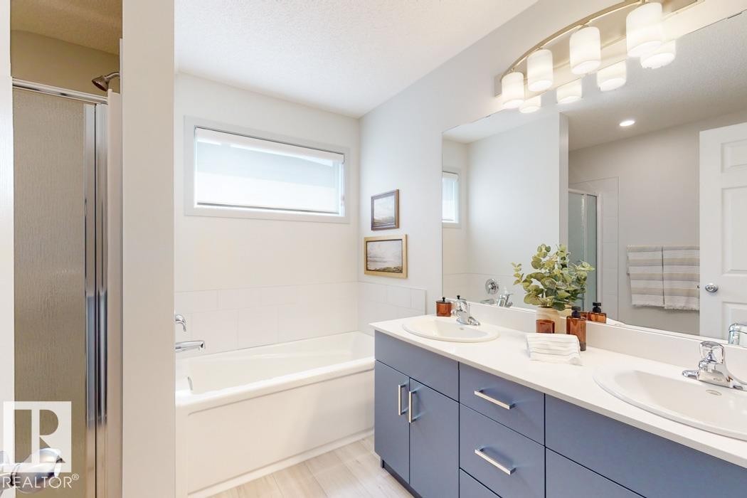8612 183 Avenue, Edmonton, AB - Indoor Photo Showing Bathroom