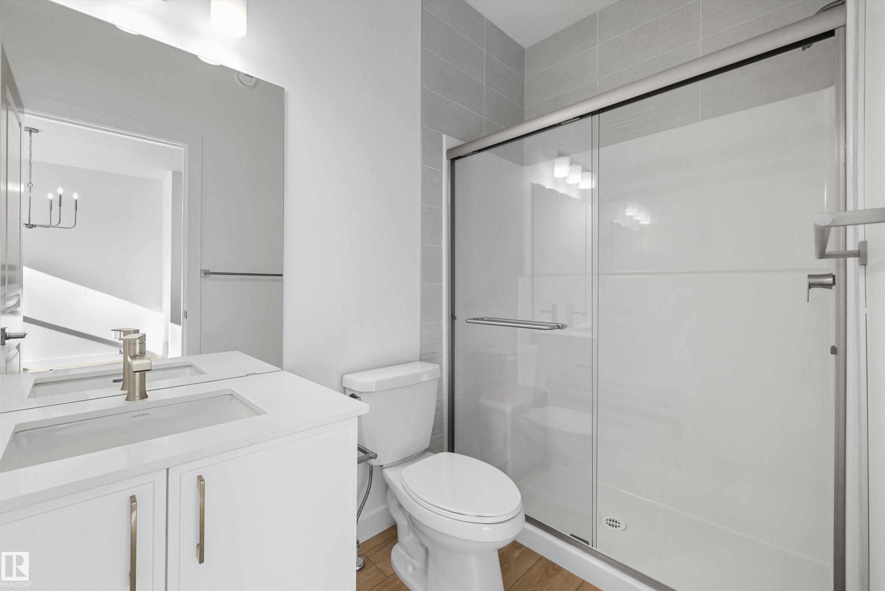 20711 43 Avenue Nw, Edmonton, AB - Indoor Photo Showing Bathroom