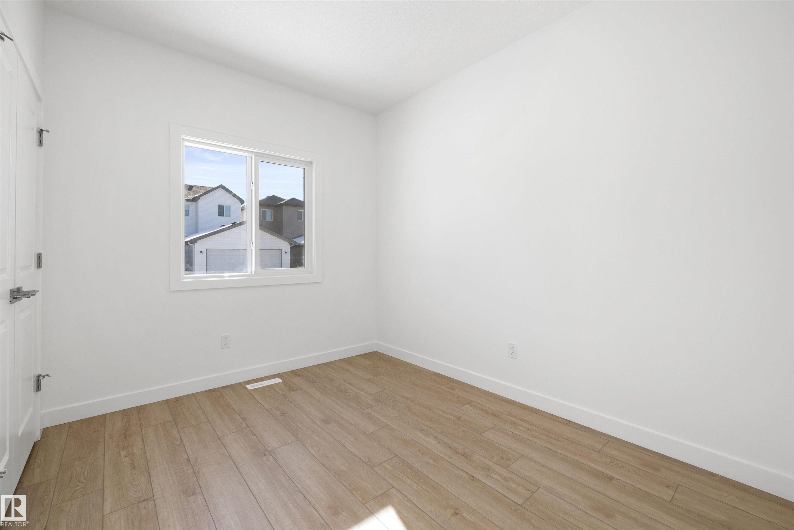 20711 43 Avenue Nw, Edmonton, AB - Indoor Photo Showing Other Room