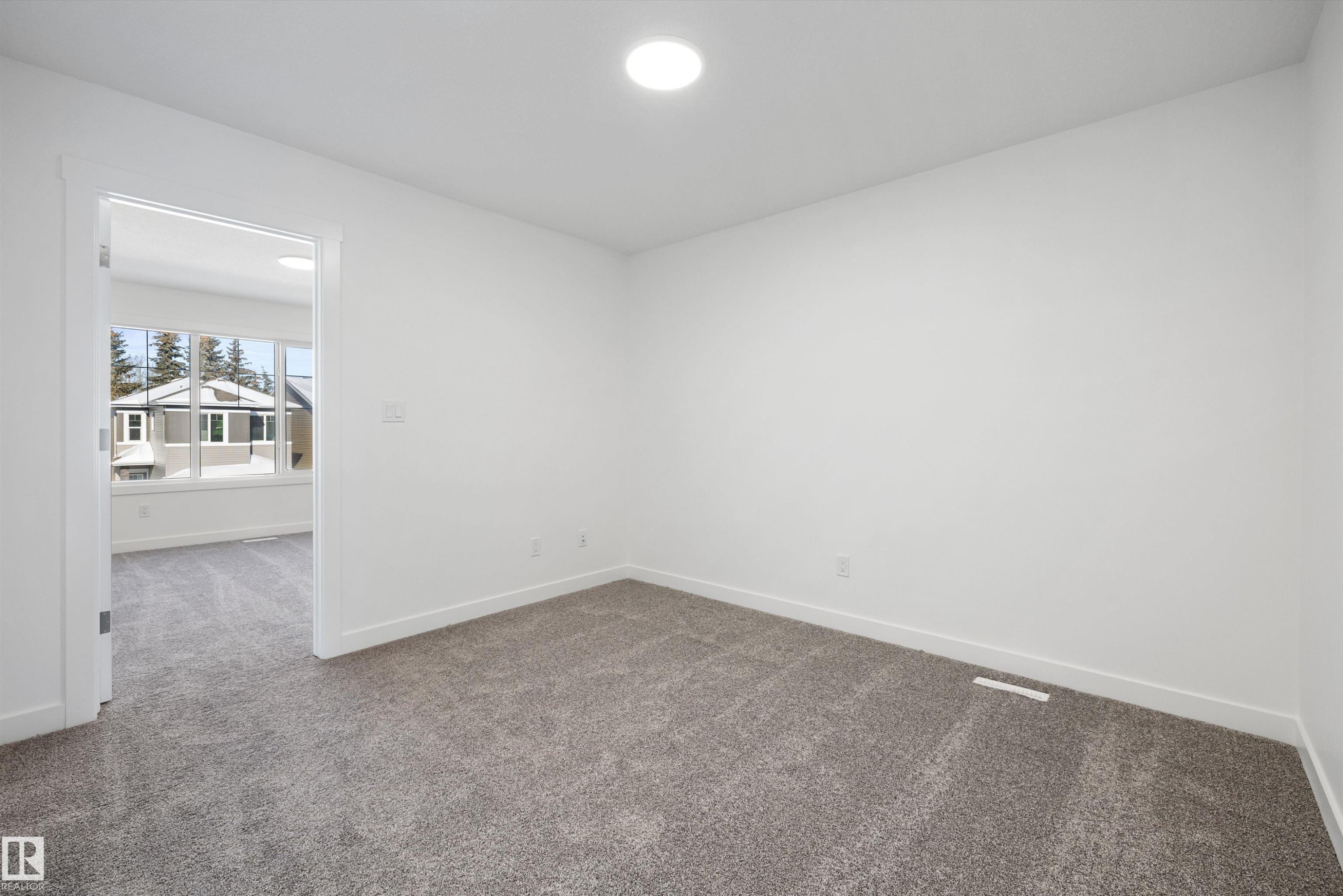 20711 43 Avenue Nw, Edmonton, AB - Indoor Photo Showing Other Room