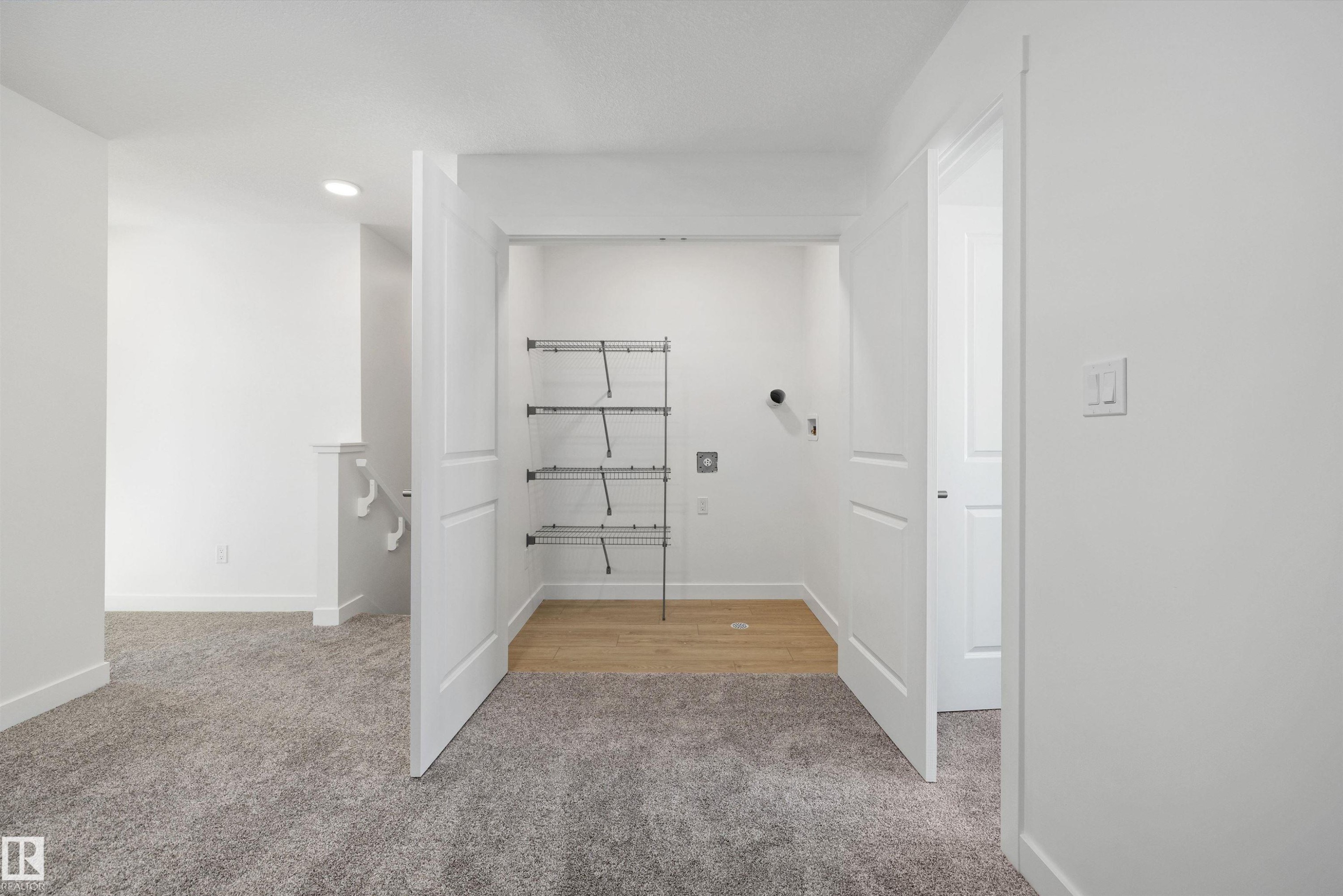20711 43 Avenue Nw, Edmonton, AB - Indoor Photo Showing Other Room