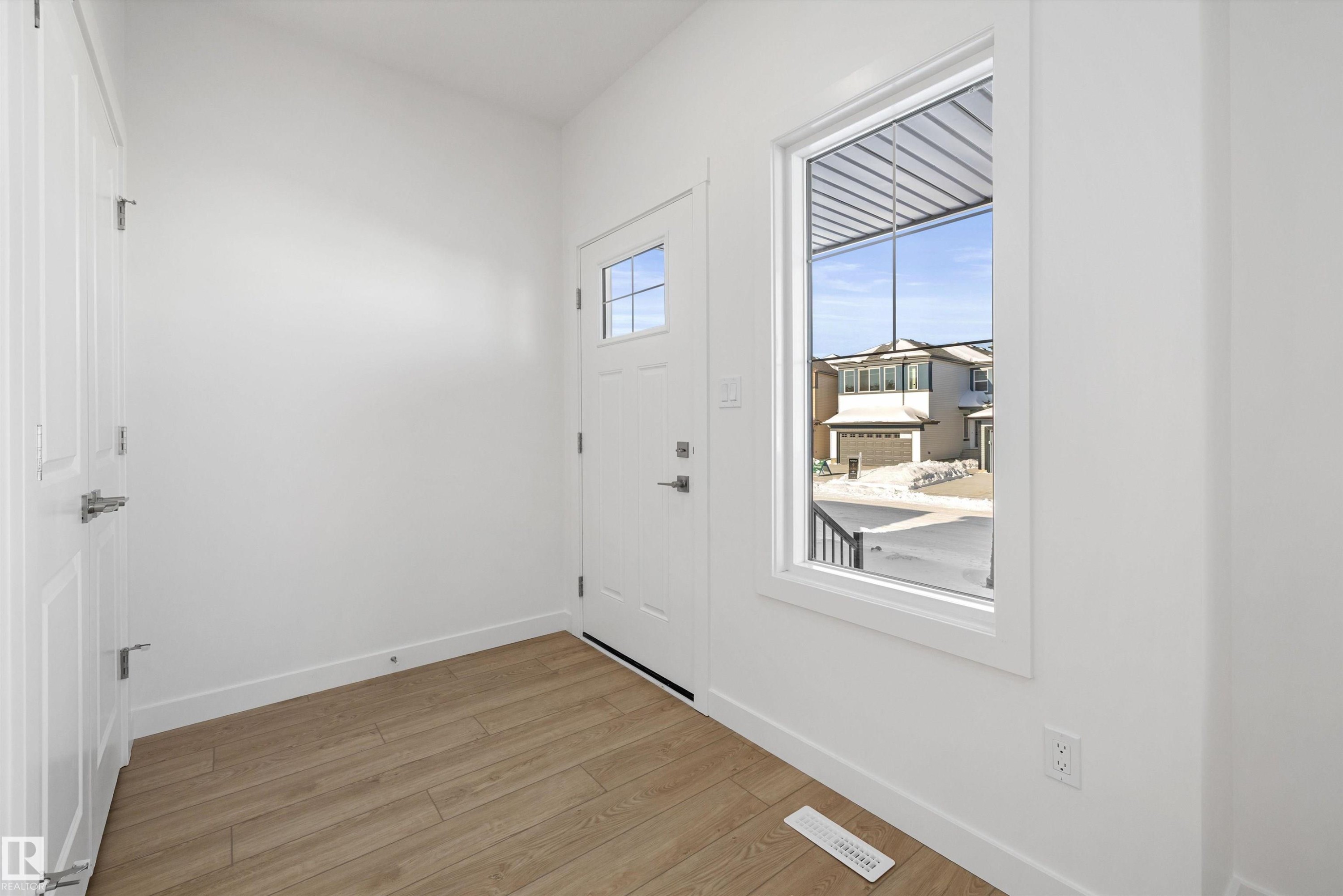 20711 43 Avenue Nw, Edmonton, AB - Indoor Photo Showing Other Room