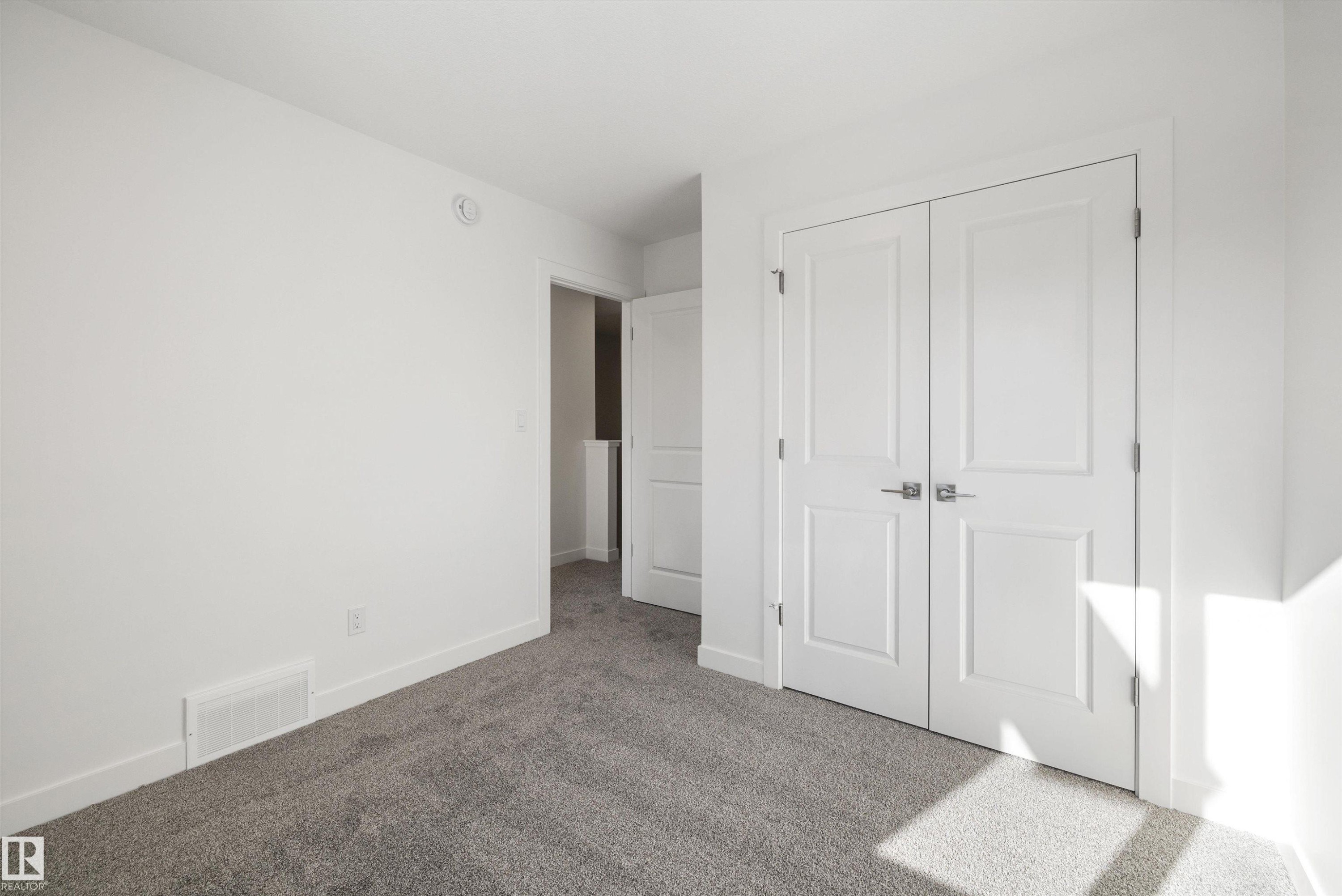 20711 43 Avenue Nw, Edmonton, AB - Indoor Photo Showing Other Room