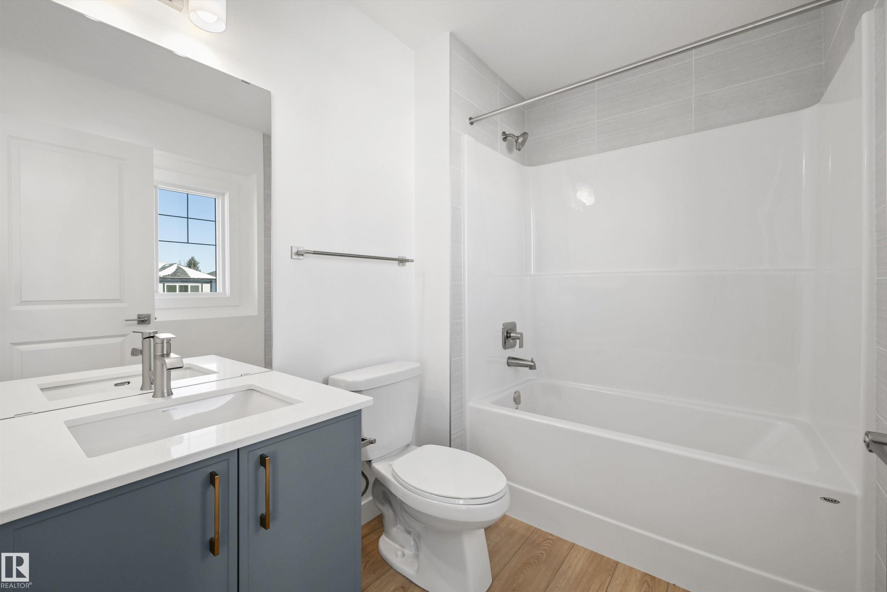 20711 43 Avenue Nw, Edmonton, AB - Indoor Photo Showing Bathroom